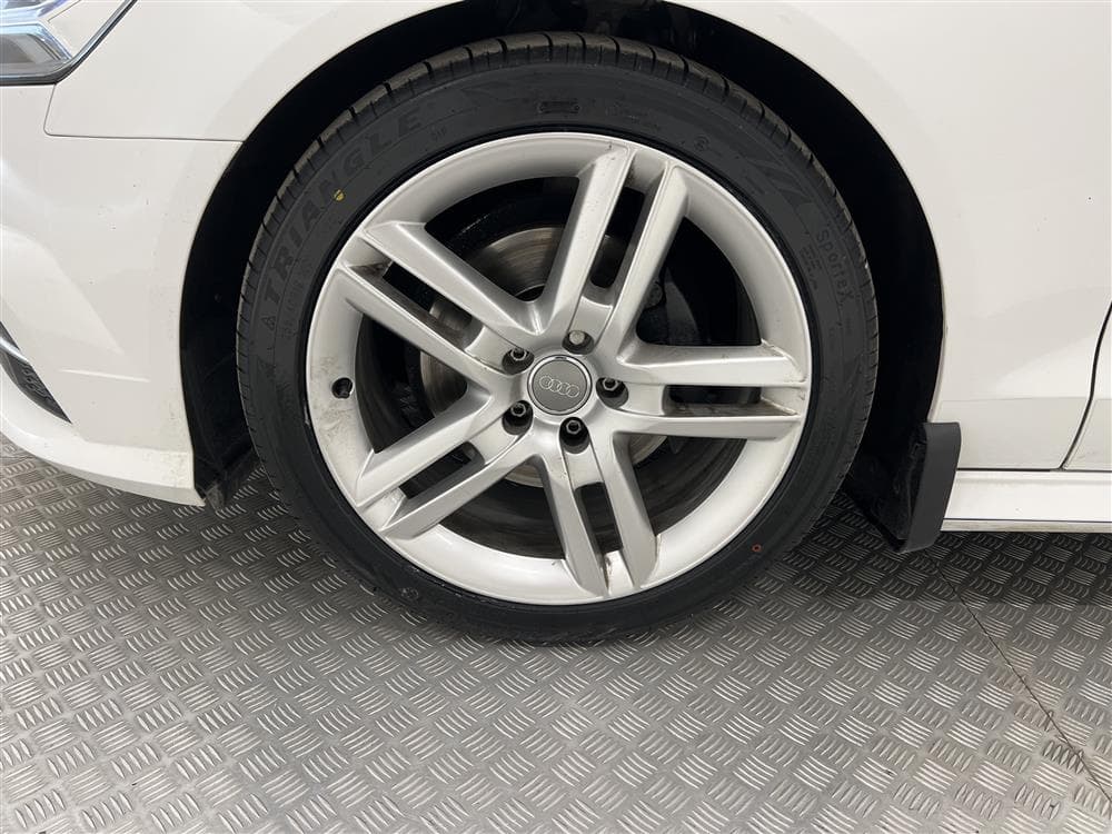 Audi A6 2.0 TDI 190hk Quattro S-Line Värmare Dragkrok Matrixinteriör