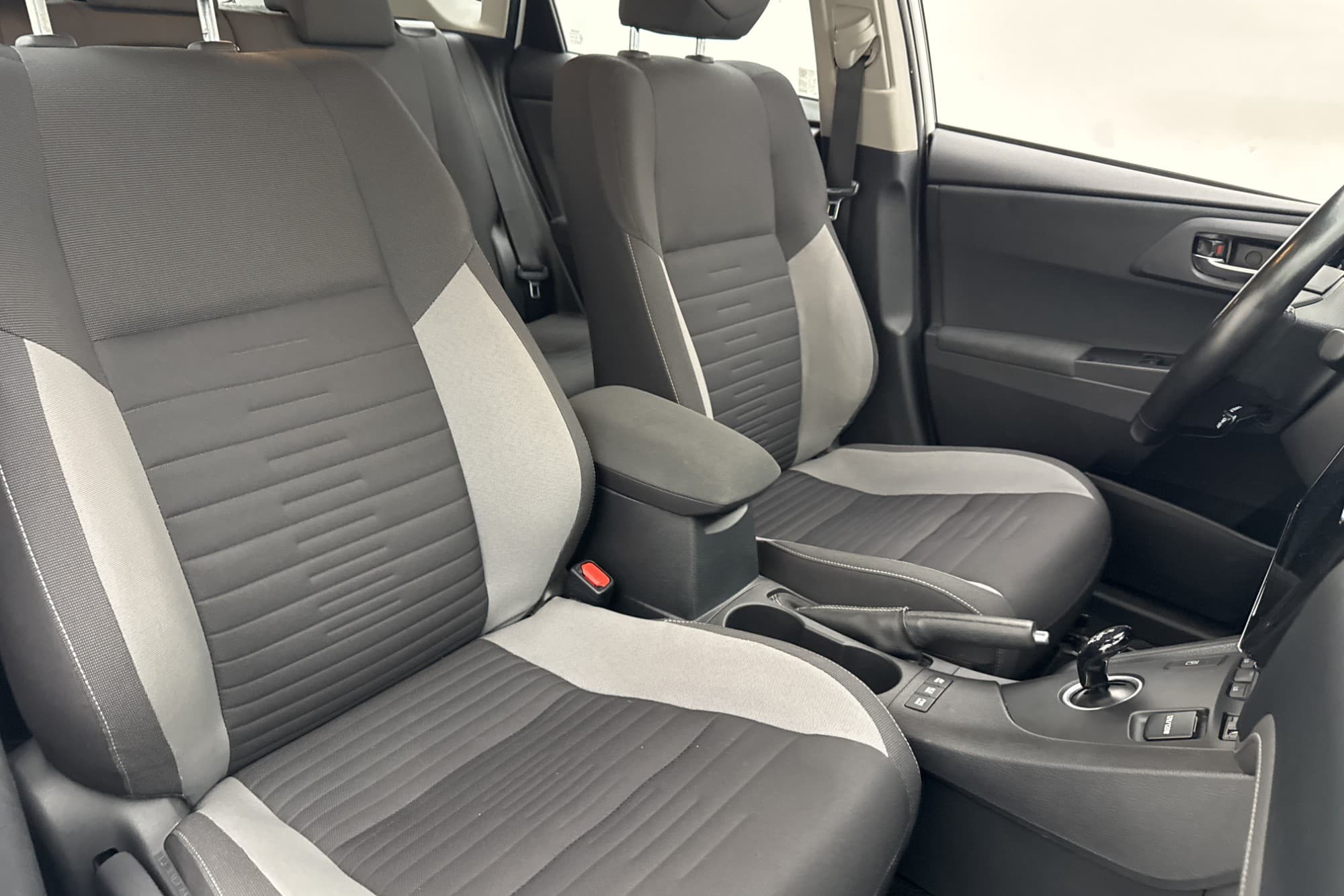 Toyota Auris Hybrid e-CVT 136hk Active Kamera Farthållare