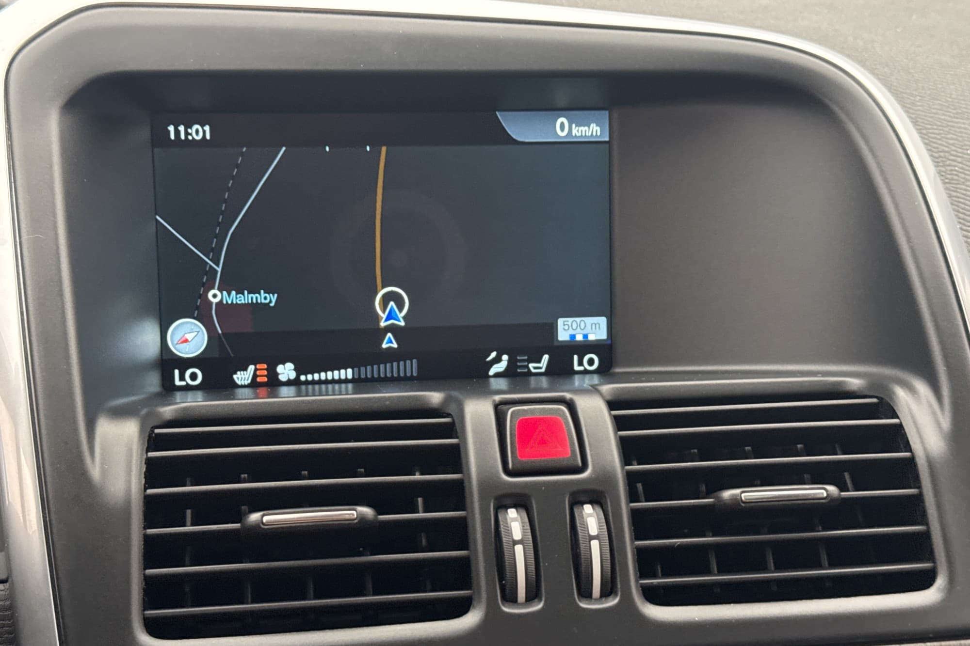 Volvo XC60 D5 AWD Summum Pano VOC Värmare Navi Skinn Drag