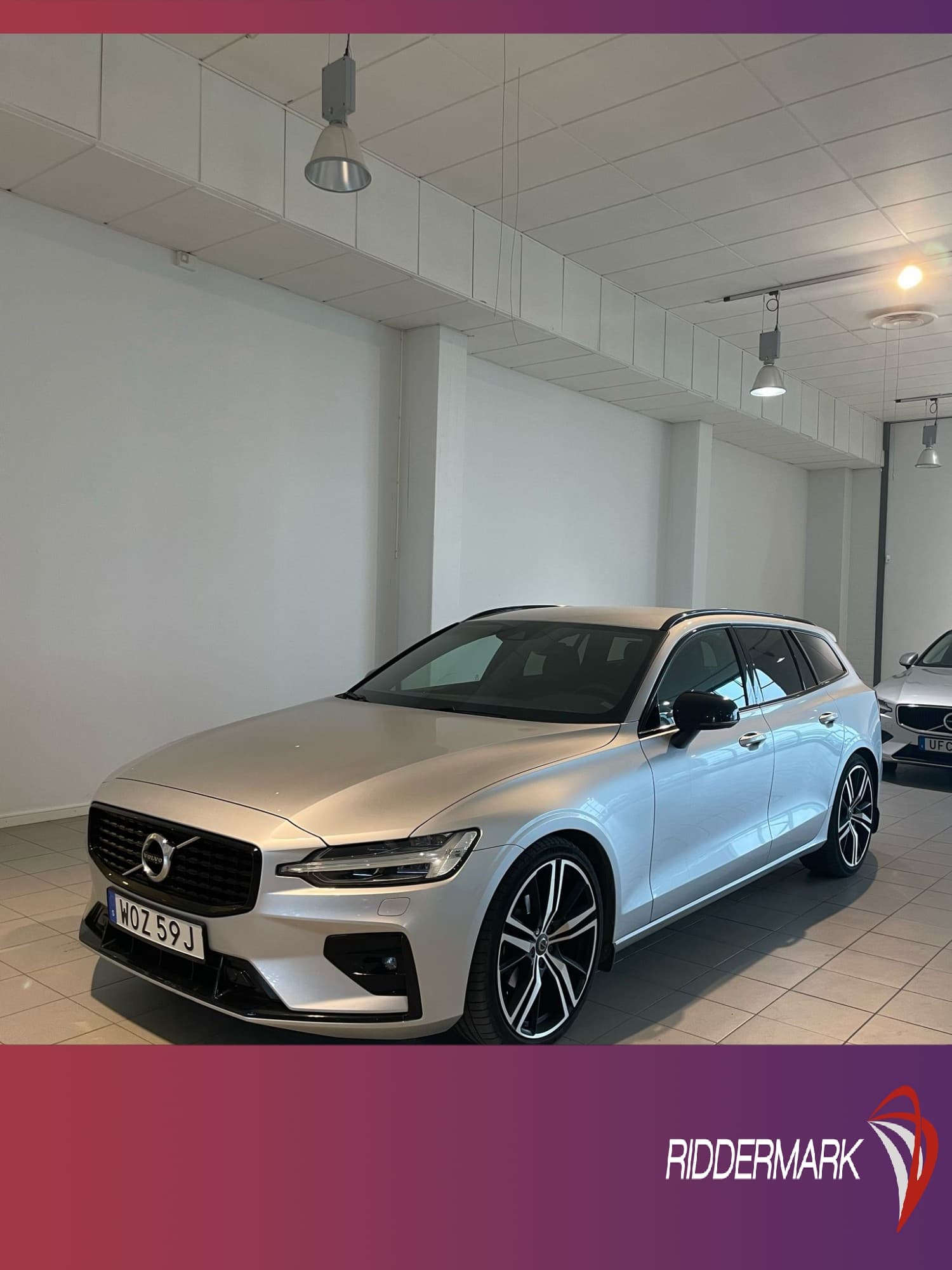 Volvo V60 B4 R-Design VOC Värmare Kamera CarPlay Drag Navi