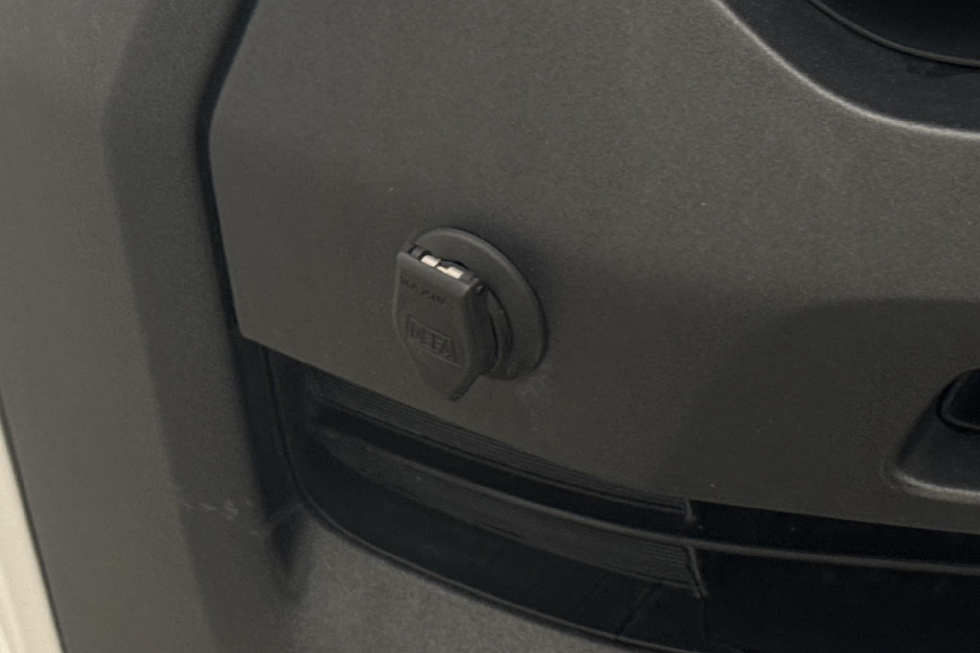 Toyota Hilux Invincible 2.8 4WD M-Värm JBL Skinn Diff Moms