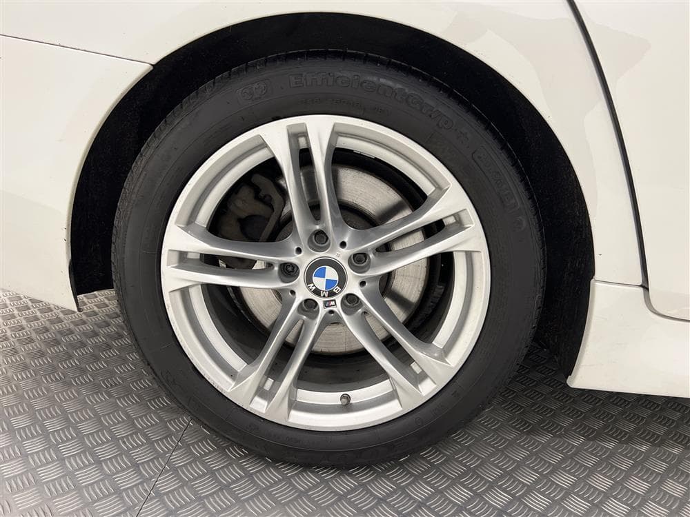 BMW 530d xDrive 258hk M-Sport Panorama Harman/Kardon HUD interiör