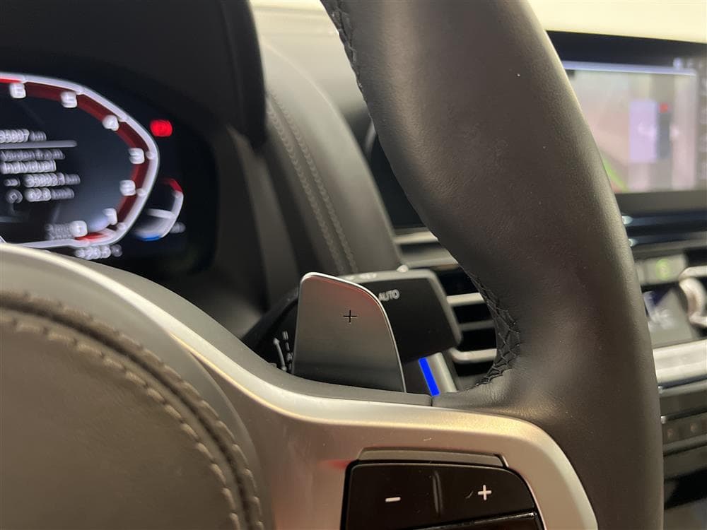 BMW M850i xDrive Coupé 530hk Carbon Core B&W 360° HUD