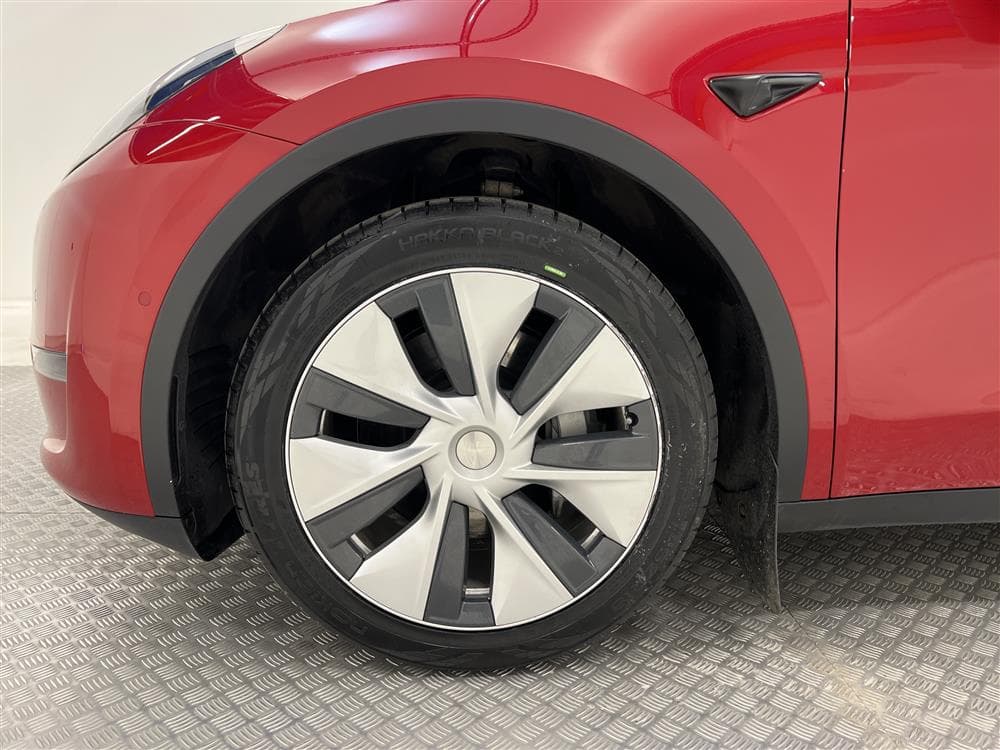 Tesla Model Y Long Range Dual AWD Pano Premium Svensksåld interiör