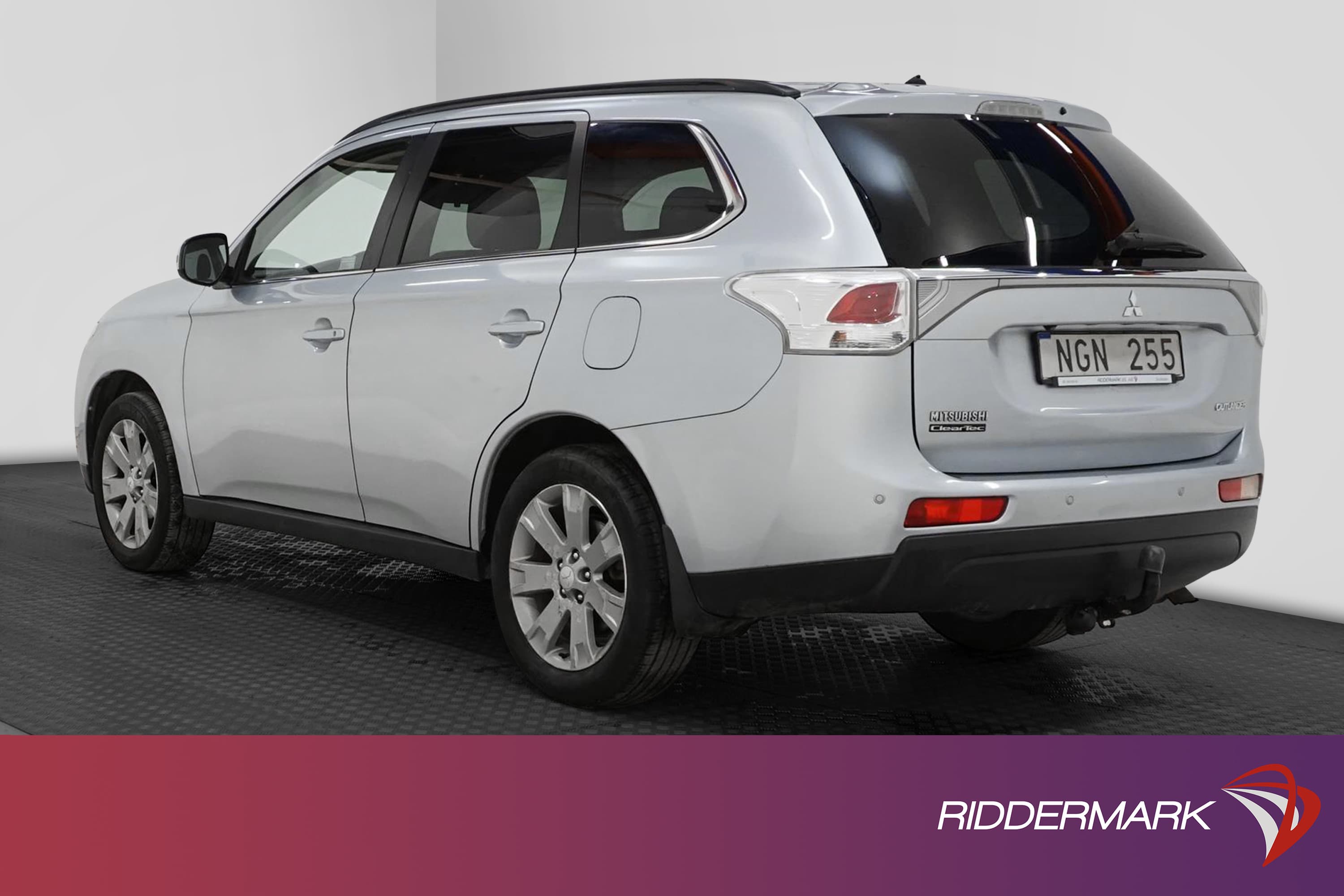 Mitsubishi Outlander 2.2 Di-D AWD M-Värm B-Kamera 0,54l/milexteriör