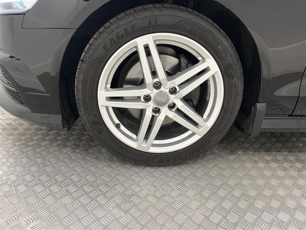 Audi A6 2.0 TDI Avant 190hk D-Värmare Navi Drag 0,44L/Minteriör