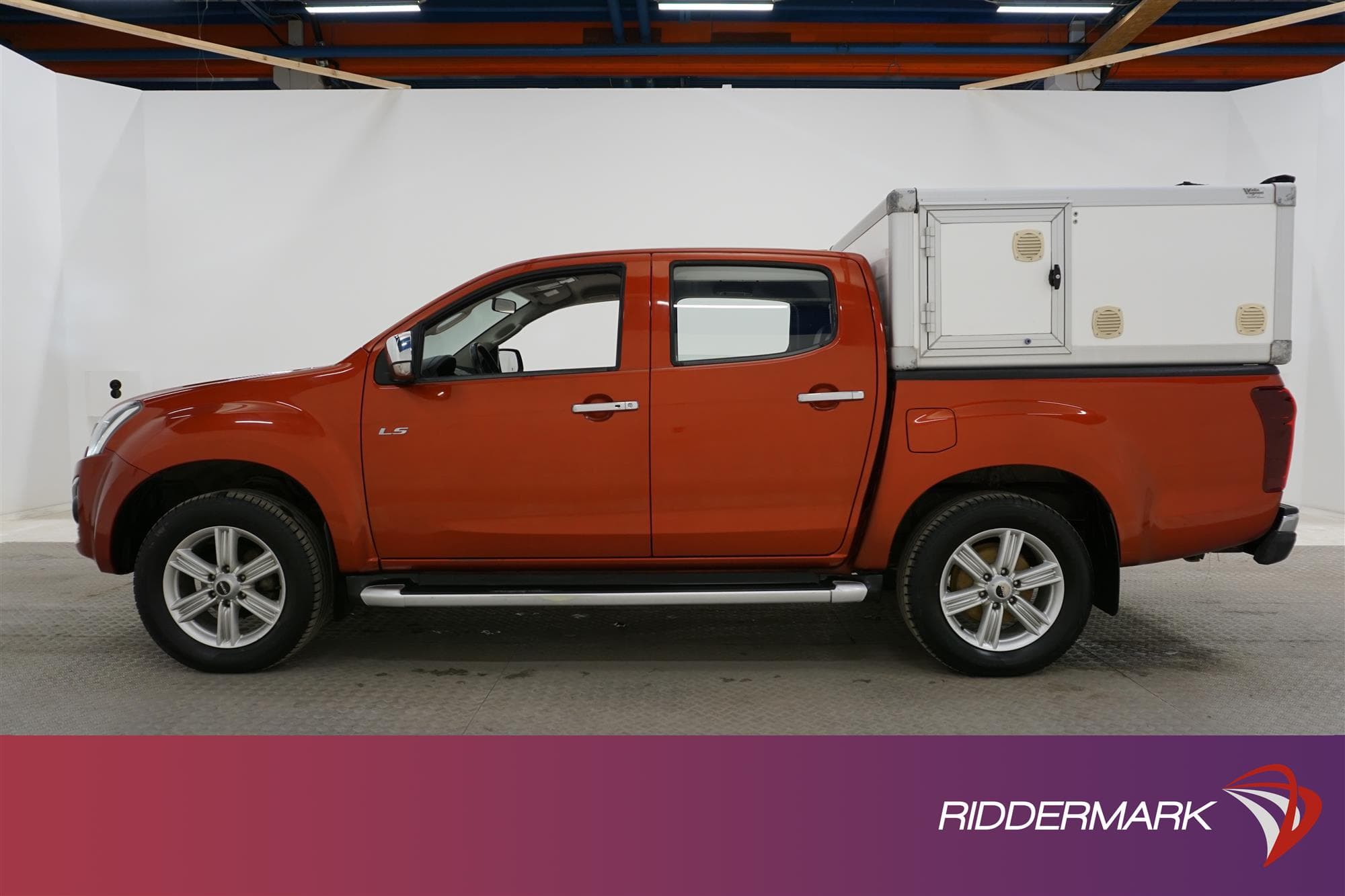 Isuzu D-Max 1.9 Automat 4WD Hundkåpa Kamera Drag Moms