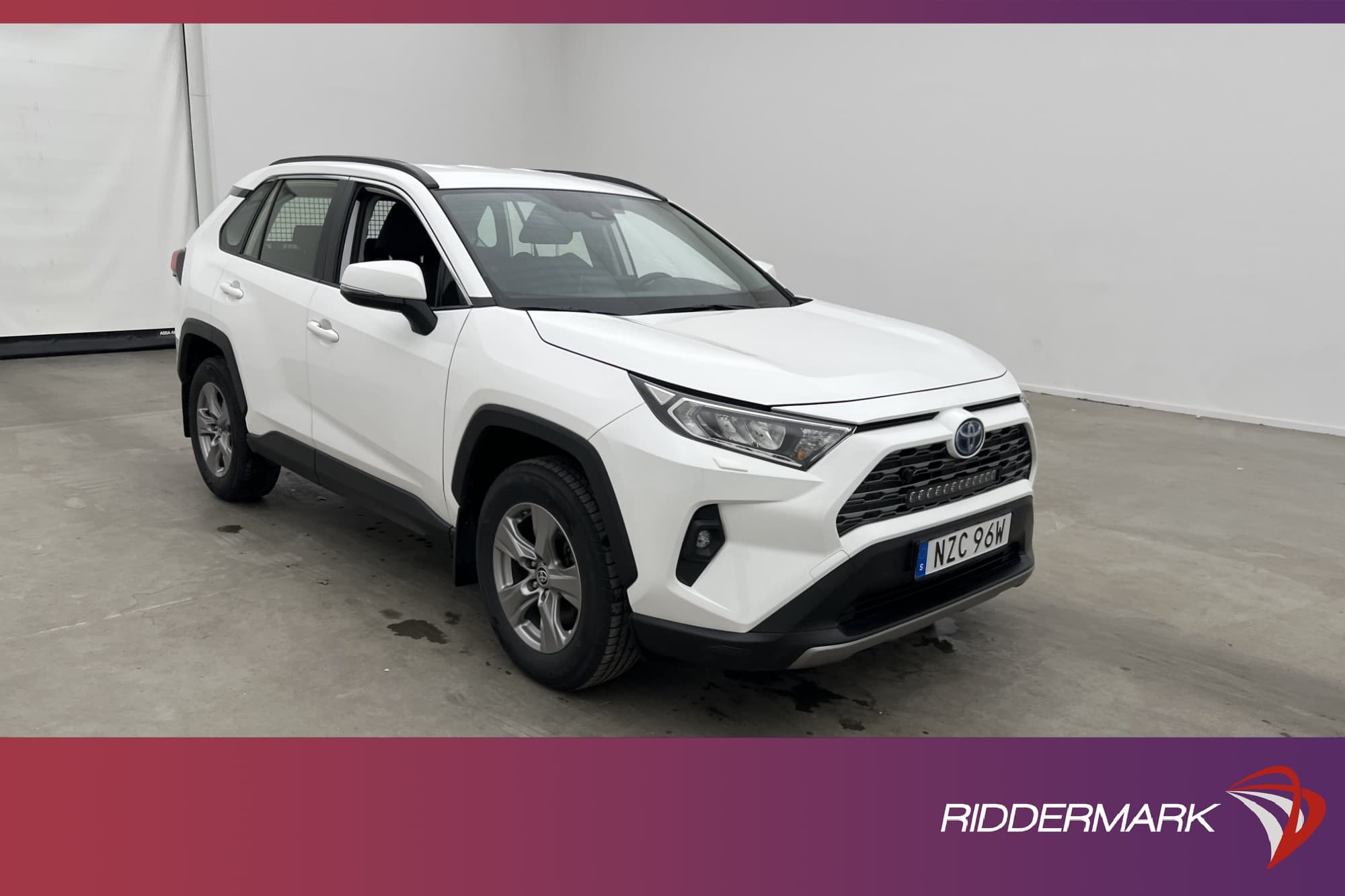 Toyota RAV4 Hybrid 222hk AWD Active M-Värmare Kamera