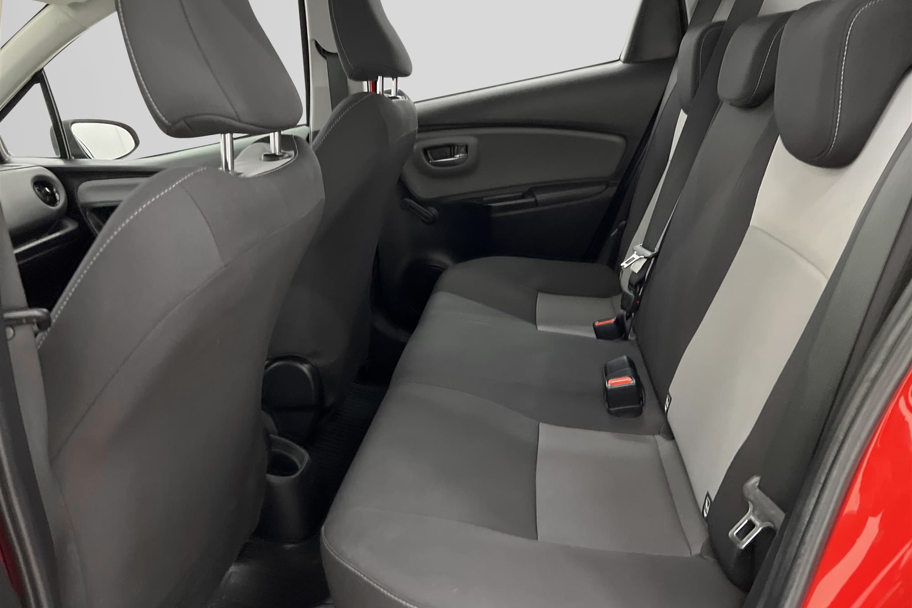 Toyota Yaris 1.5 111hk M&K Värm B-Kam 382kr Skatt 0,49L/mil