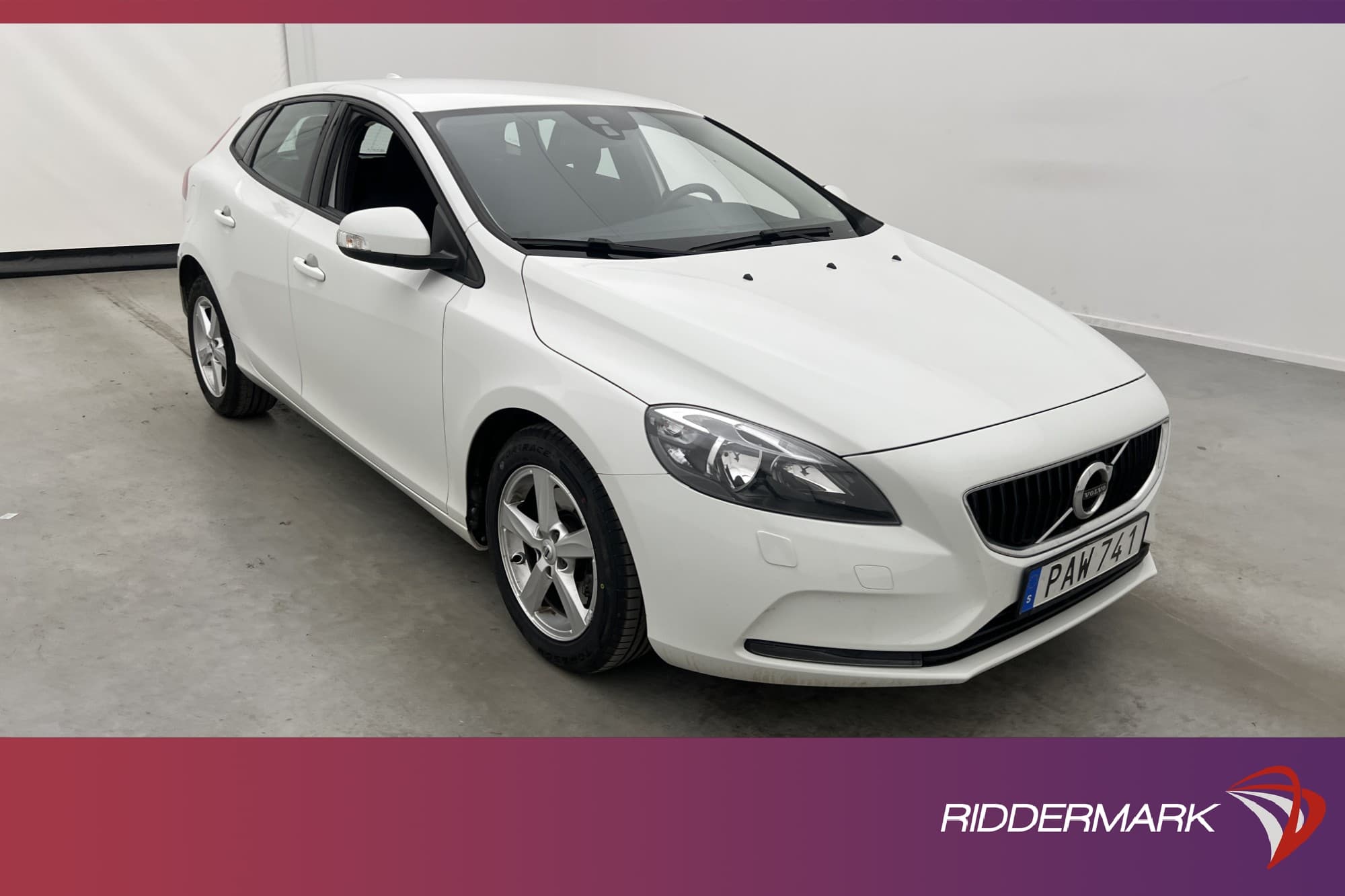 Volvo V40 T2 122hk