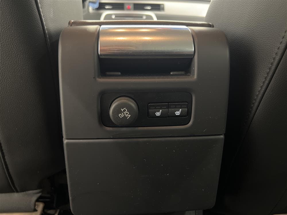 Volvo V70 D4 181hk Summum D-Värm Skinn BLIS VoC 0,45l/milinteriör