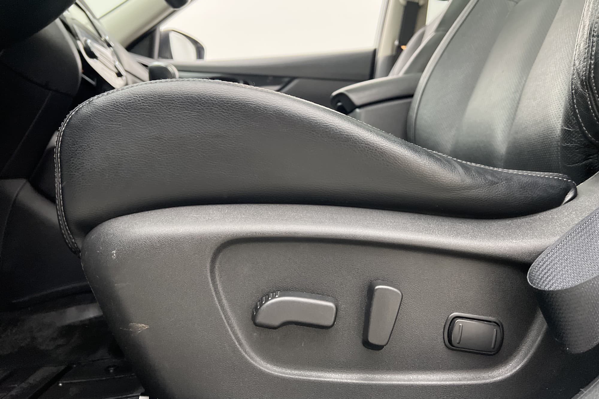 Nissan X-Trail 130hk Tekna 7-Sits Panorama 360°  Navi Skinn