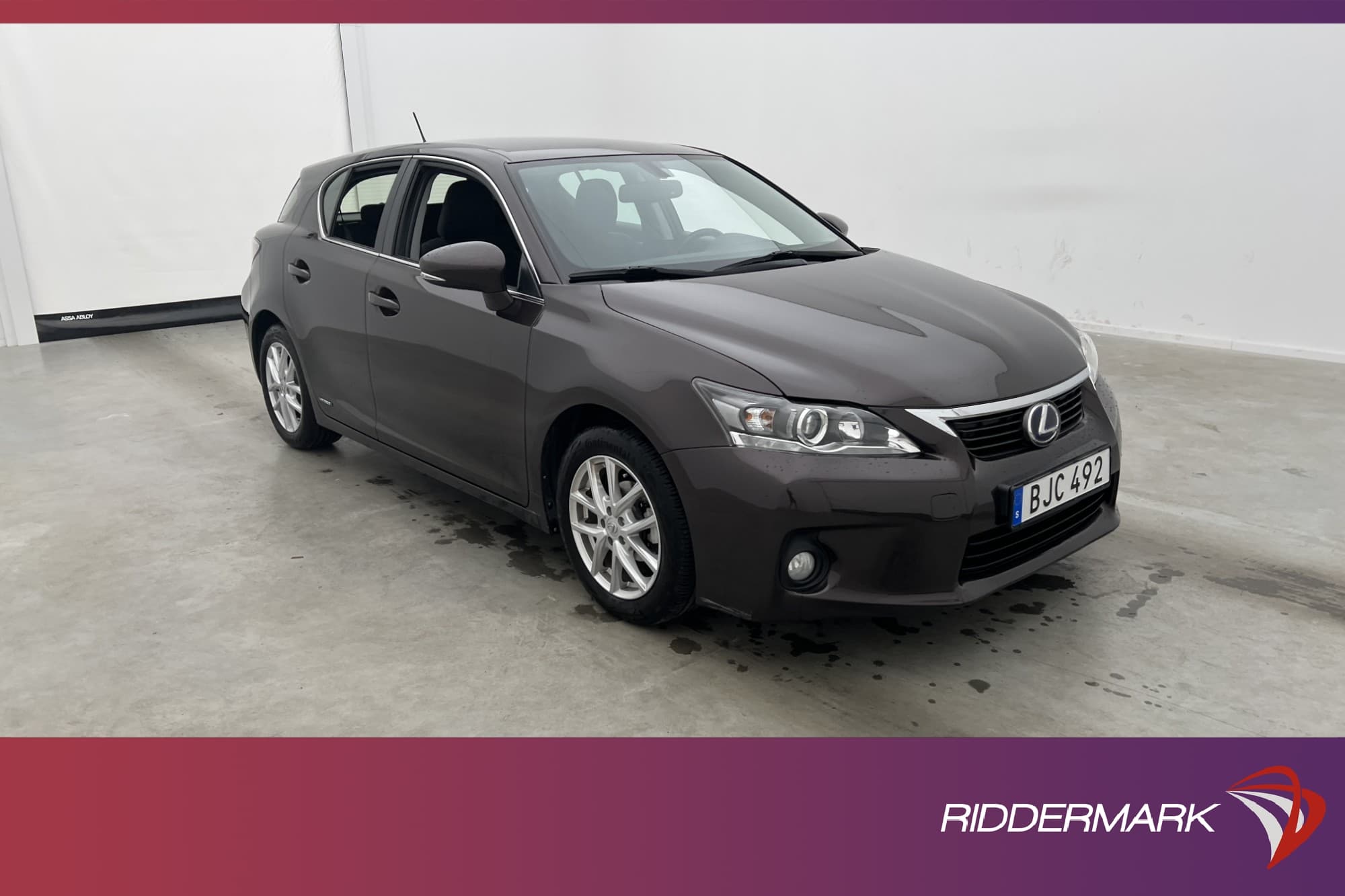 Lexus CT 200h CVT 136hk