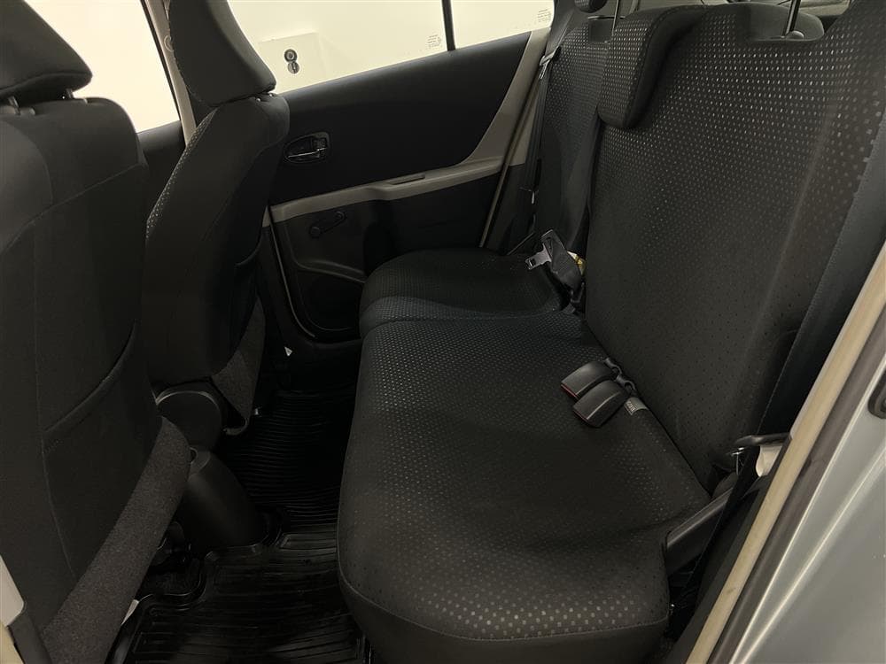 Toyota Yaris 1.33 5dr 100hk Låg Skatt Välservad 0,44L/Mil