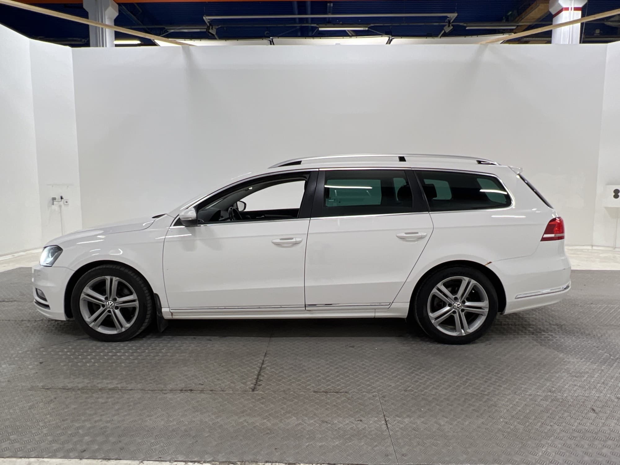 Volkswagen Passat 2.0 TDI 4M 170hk R-Line Skinn Kamera Drag