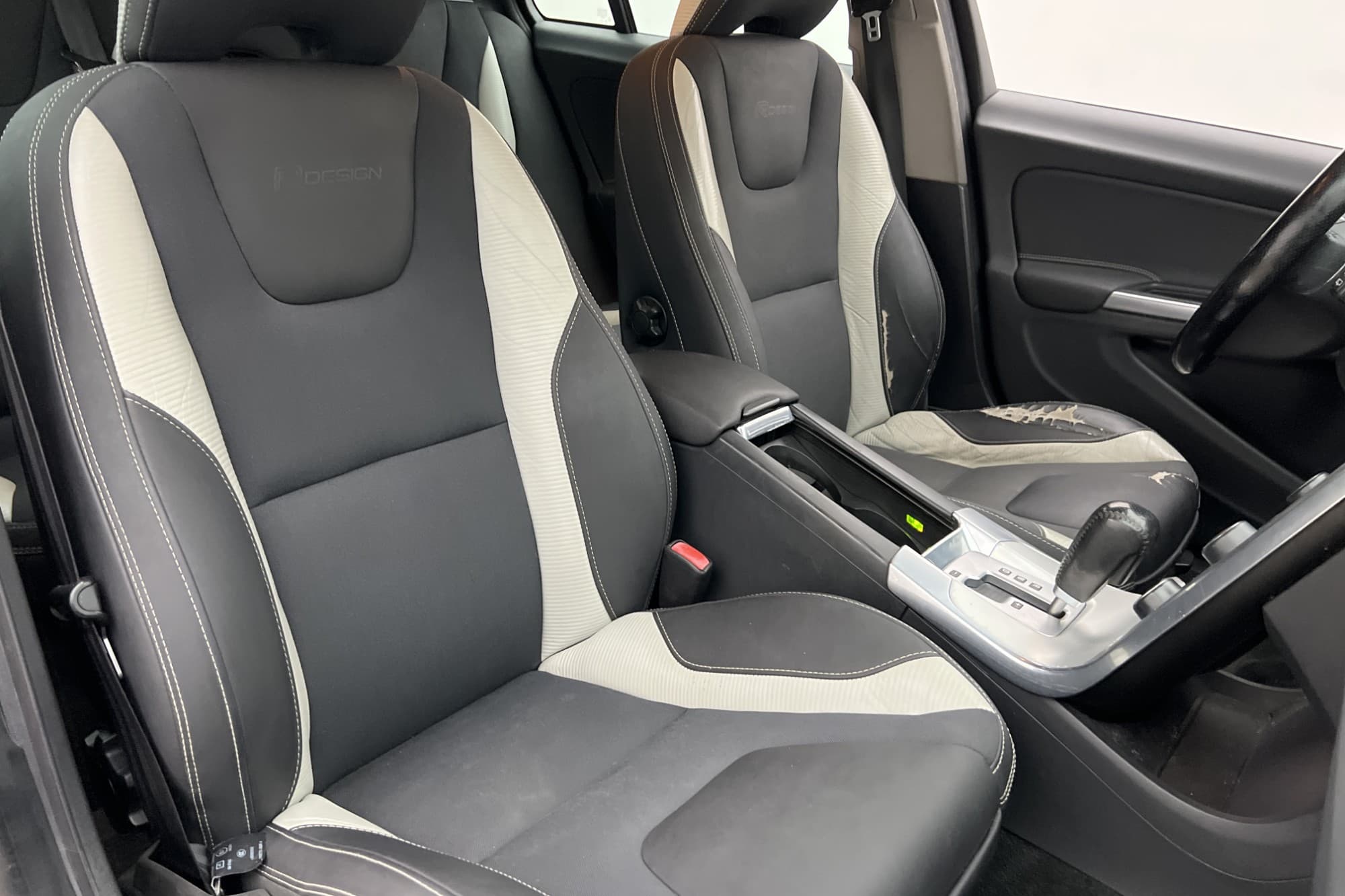 Volvo V60 D3 163hk R-Design P-Värmare P-Sensorer Kamrem-bytt