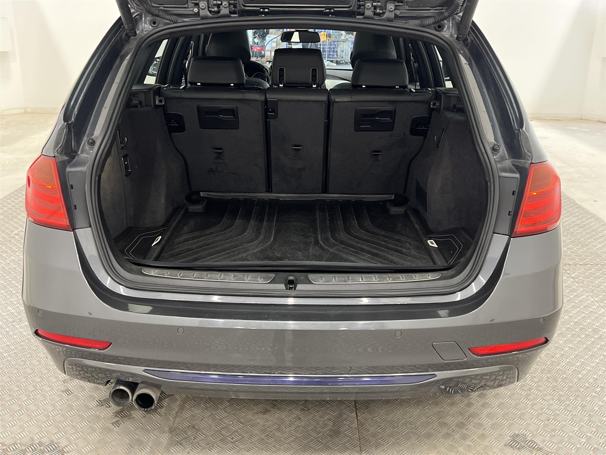 BMW 328i xDrive 245hk Pano M-Värm H/K Navi B-Kam Skinn PDC