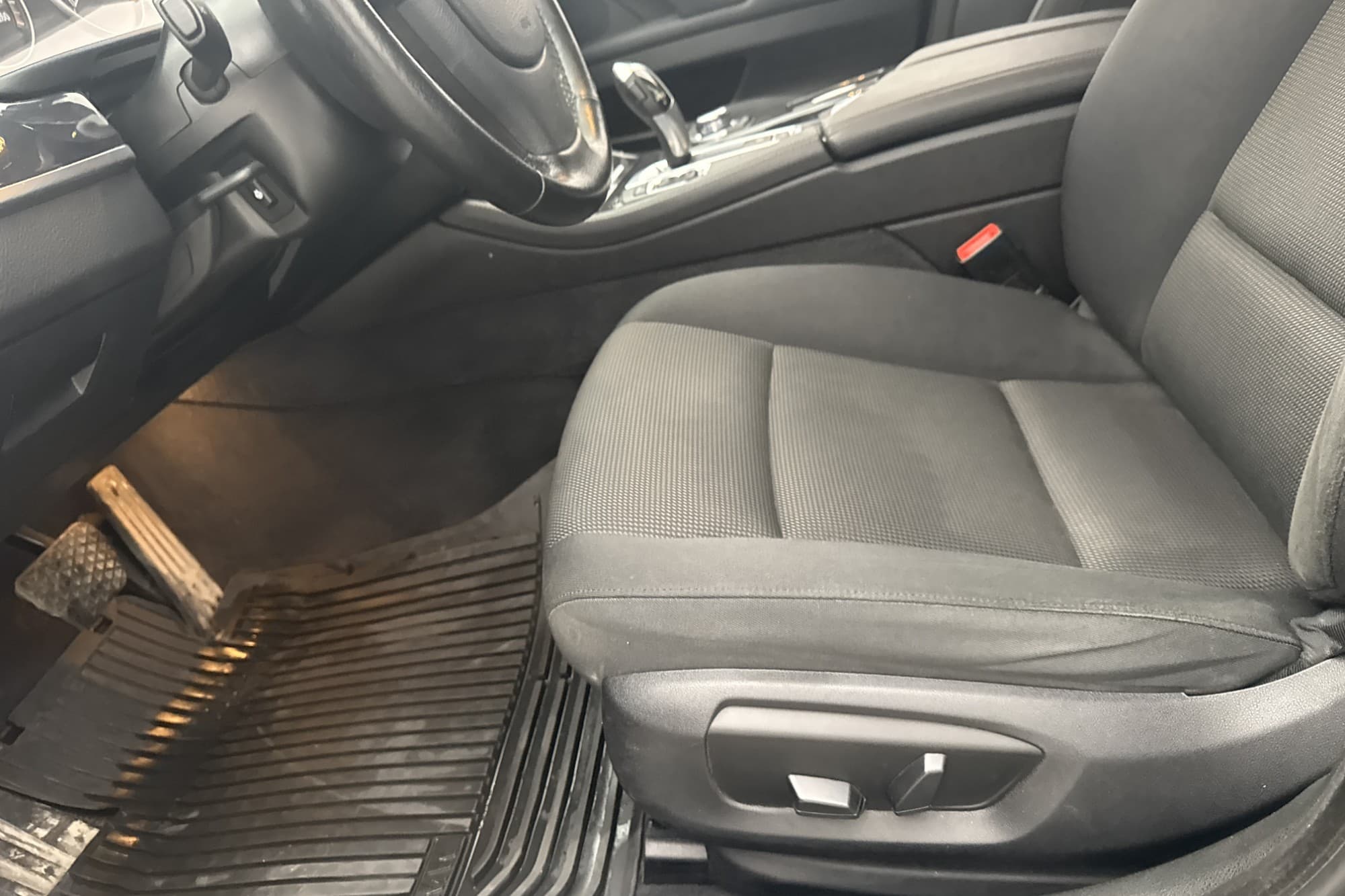 BMW 520 d xDrive Touring D-Värm HiFi Rattvärme Sensorer Drag