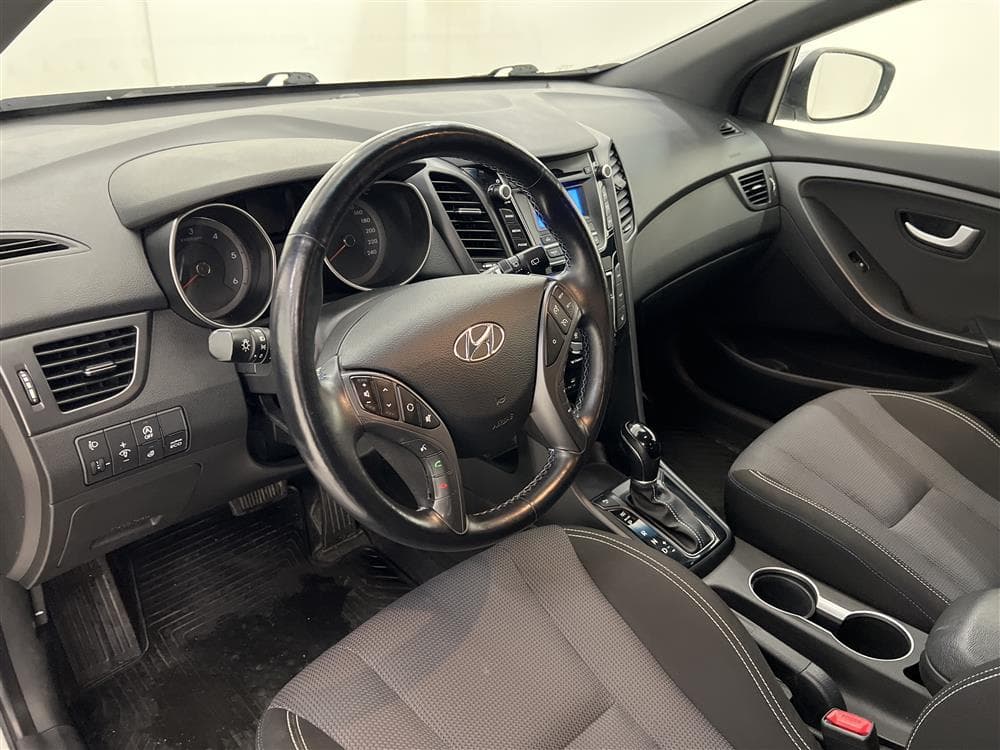 Hyundai i30 1.6 D 136hk Drag Rattvärme Nyservad 0.39l/milinteriör