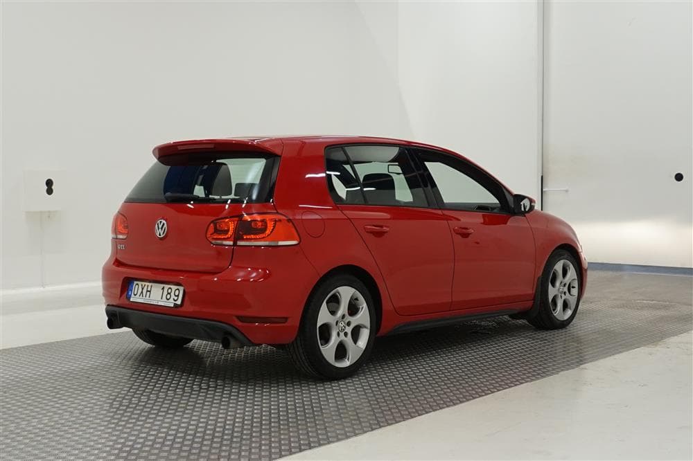 Volkswagen Golf GTI 211hk Välservad Nybesiktigad 0,74l/milexteriör
