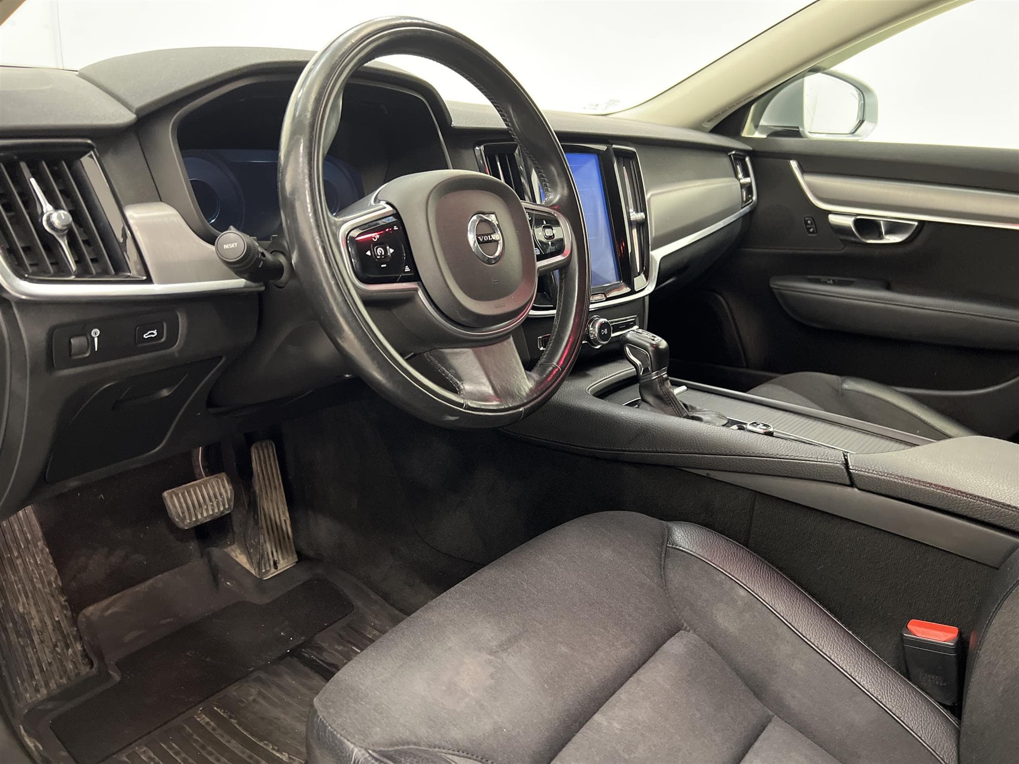 Volvo V90 D5 AWD 235hk Advanced VOC D-Värm Navi 0,49L/mil