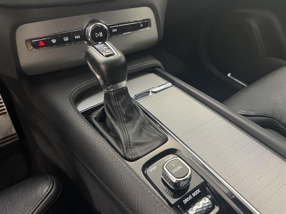 Volvo XC90 D5 225hk AWD Inscription D-Värm VOC B-Kamera Naviinteriör