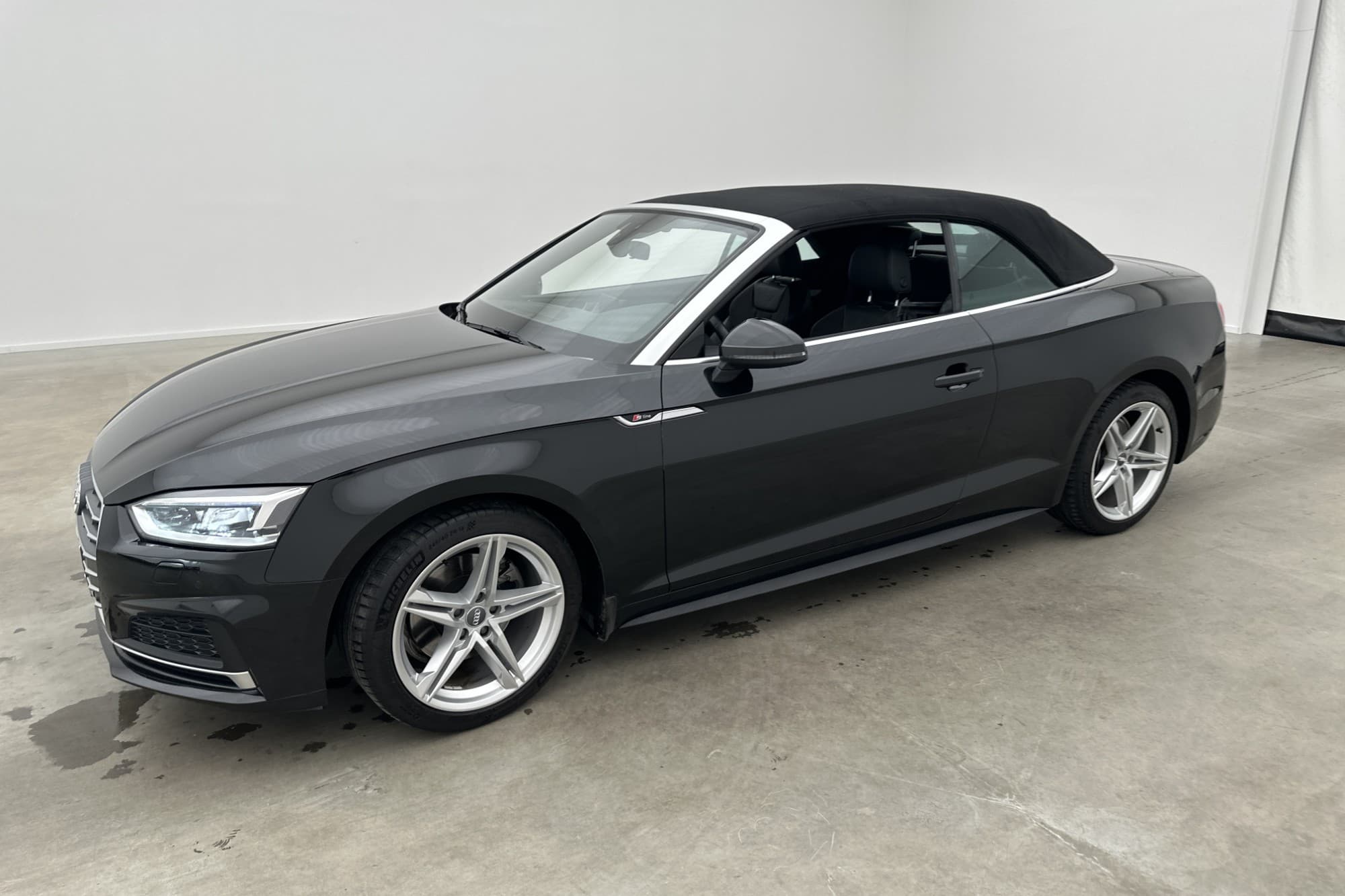 Audi A5 Cabriolet 2.0 TFSI 190hk S-Line Halvskinn P-Sensorer