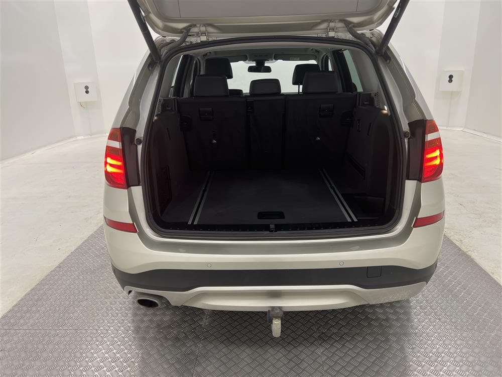 BMW X3 xDrive20d 190hk Drag Sportstolar Halvskinninteriör