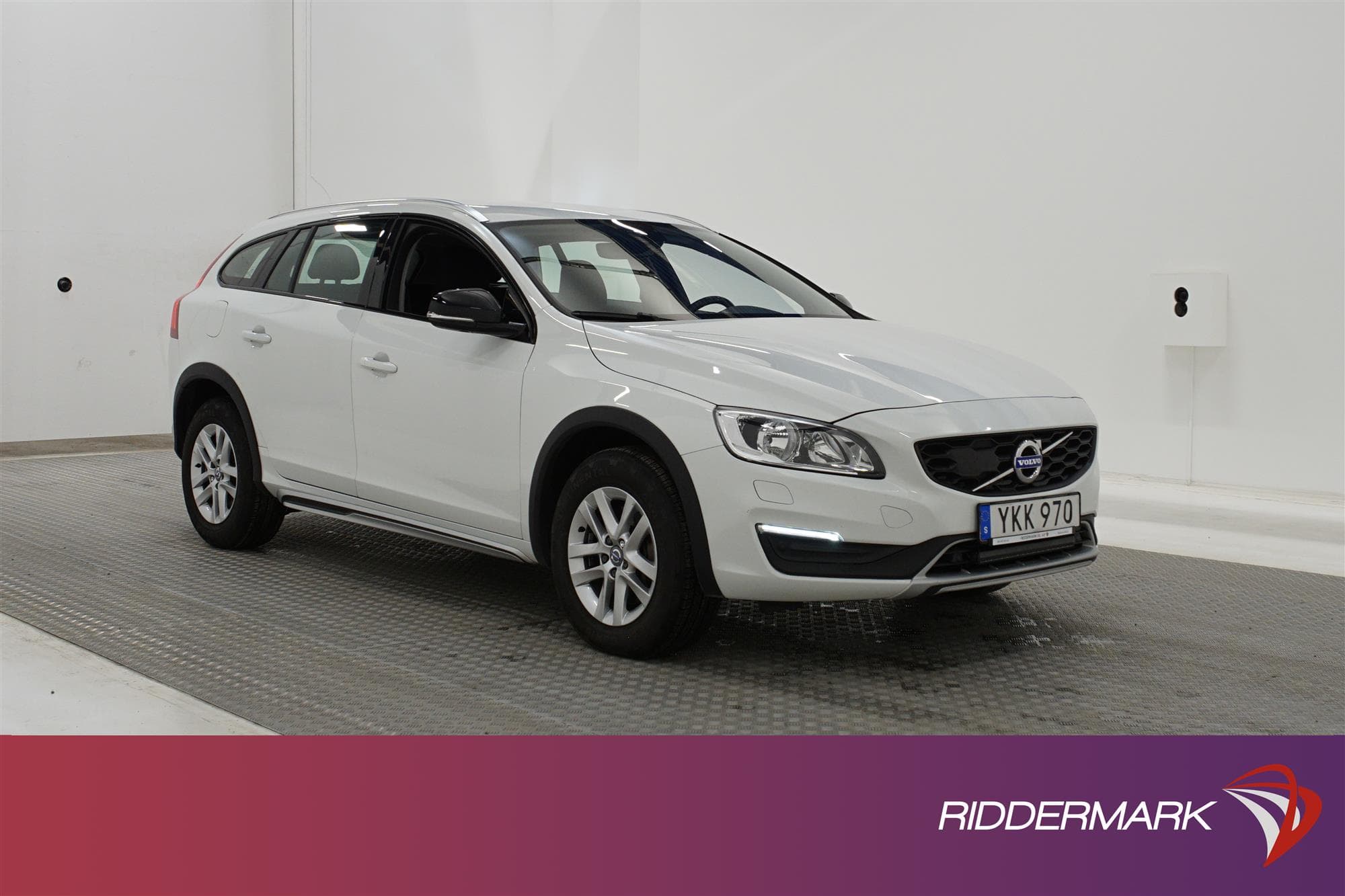 Volvo V60 Cross Country D3 150hk D-Värm P-Sensorer0,46L/mil