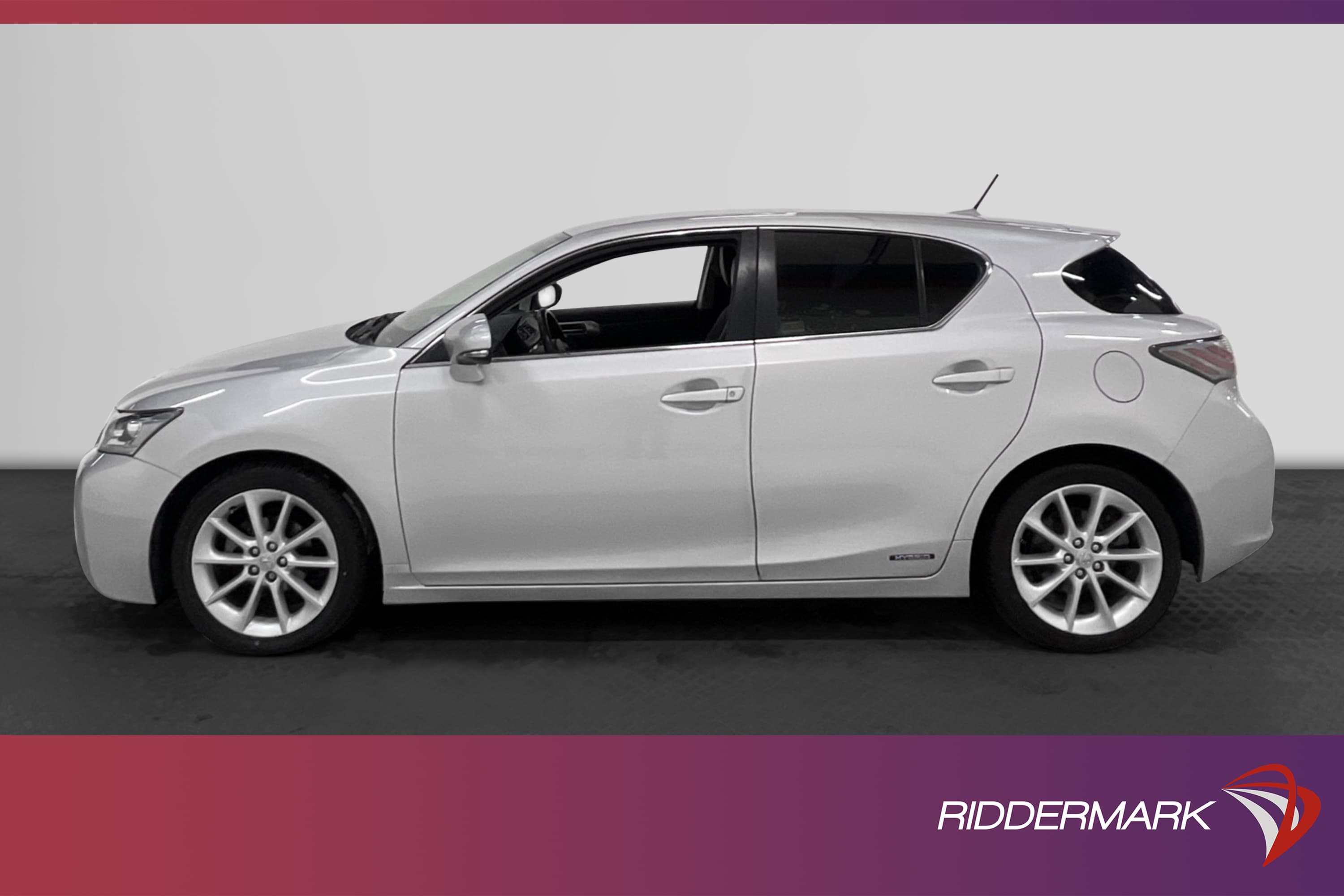 Lexus CT 200h  CVT 136hk