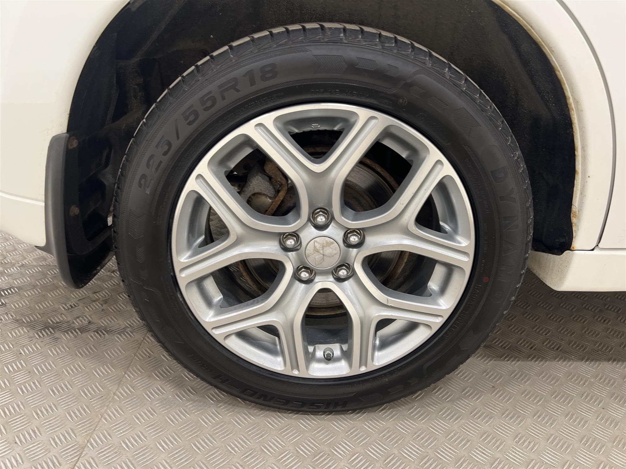 Mitsubishi Outlander 2.0 Hybrid 4WD  203hk Navi Drag B-Kam