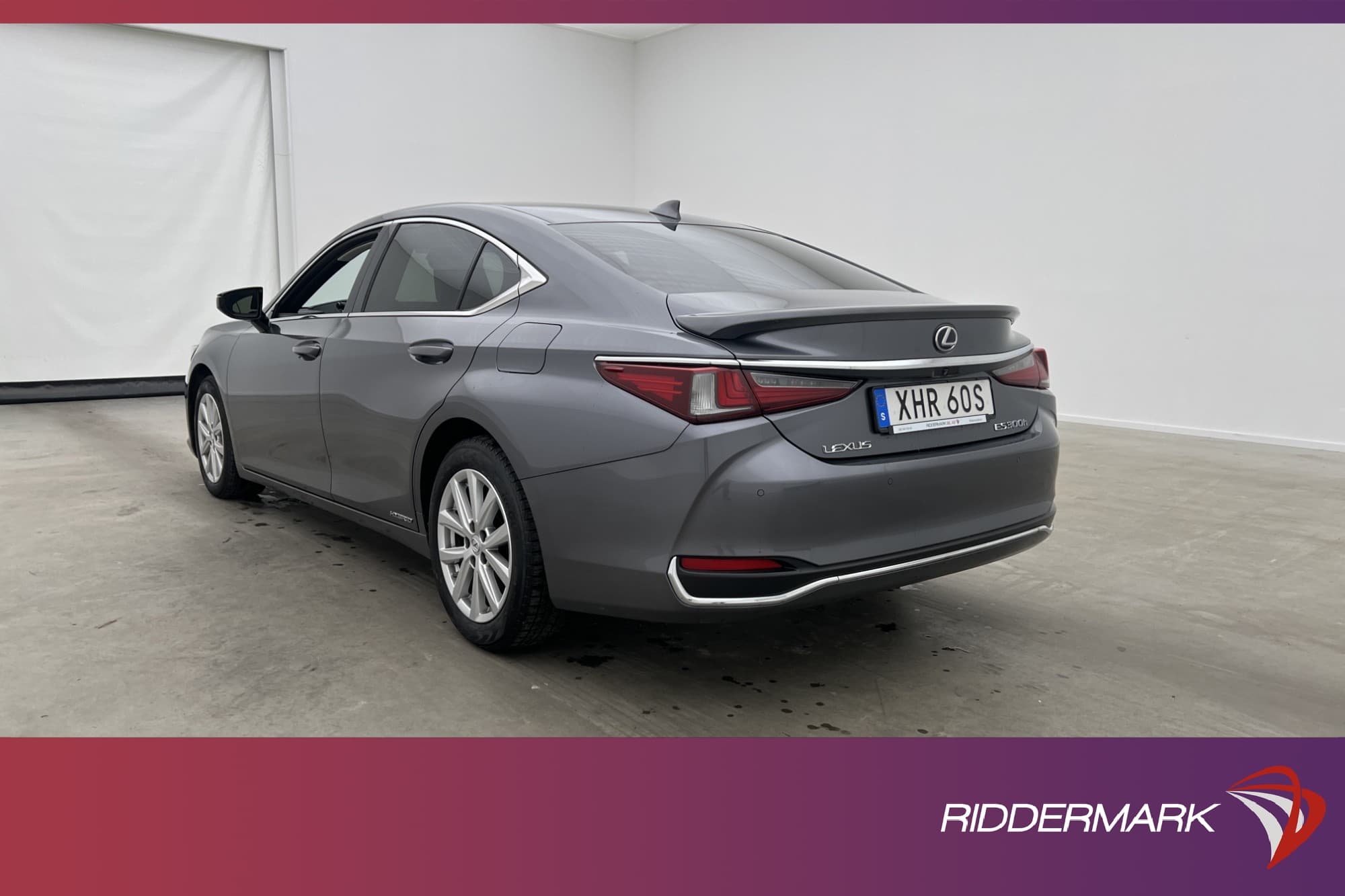 Lexus ES 300h 2.5 E-CVT 218hk Kamera Navi Taklucka Skinn
