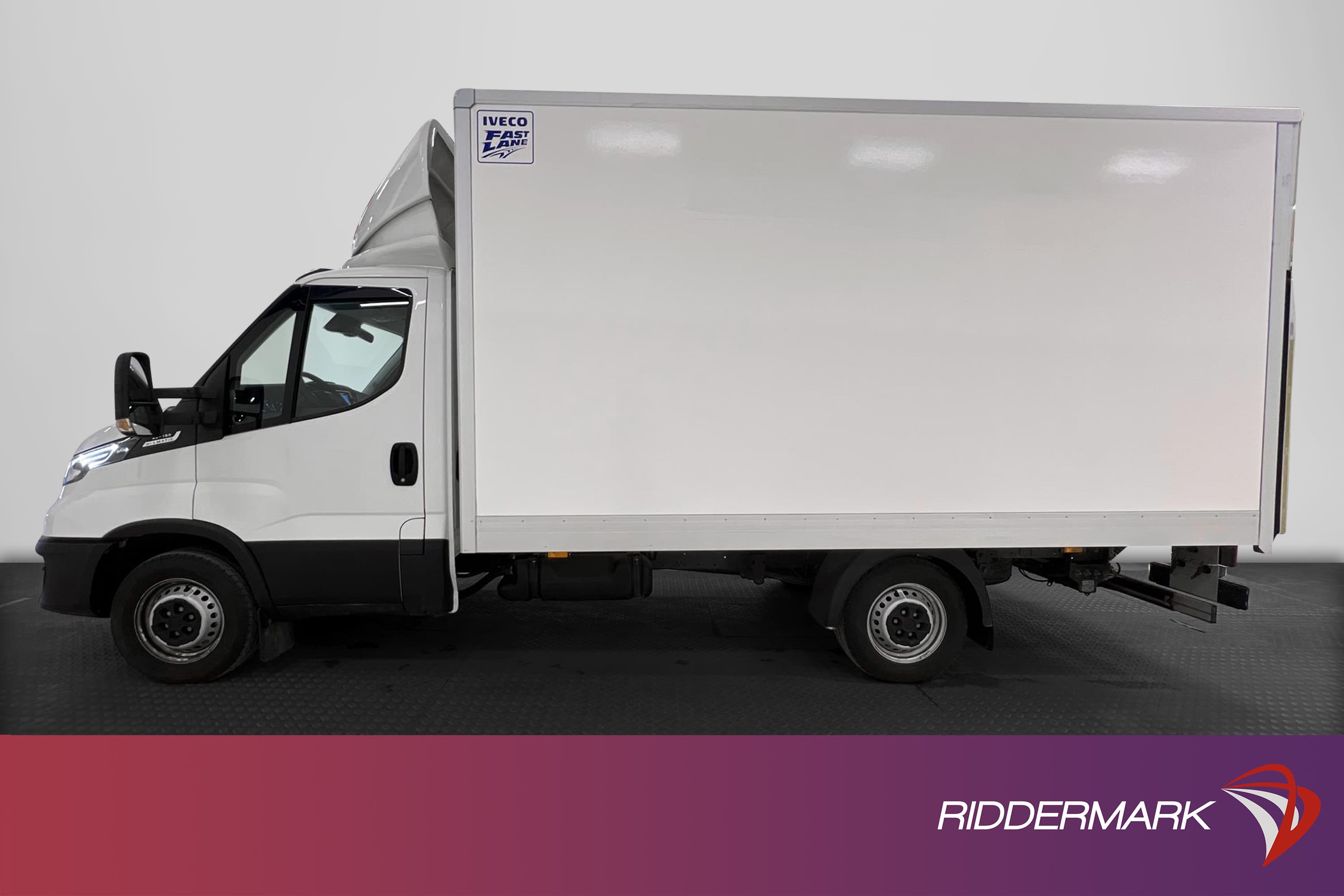 Iveco Daily 2.3JTD Automat Bakgavel Kamera Värmare Moms