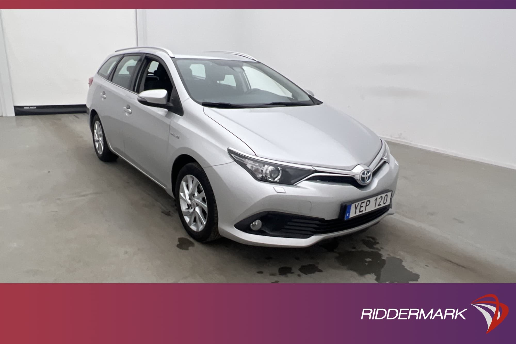 Toyota Auris TS Hybrid e-CVT 136hk Kamera M&K-Värmare 