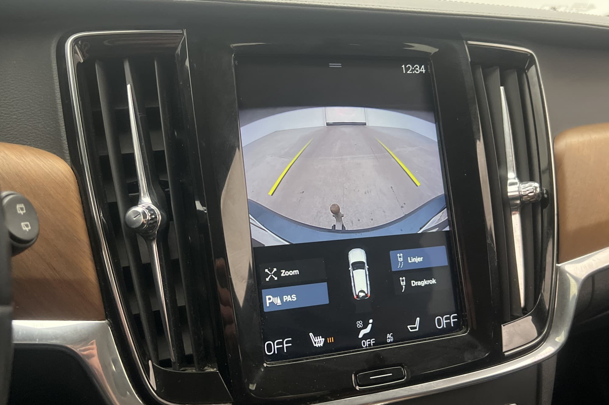 Volvo V90 D4 Inscription Skinn Kamera Navi CarPlay Drag