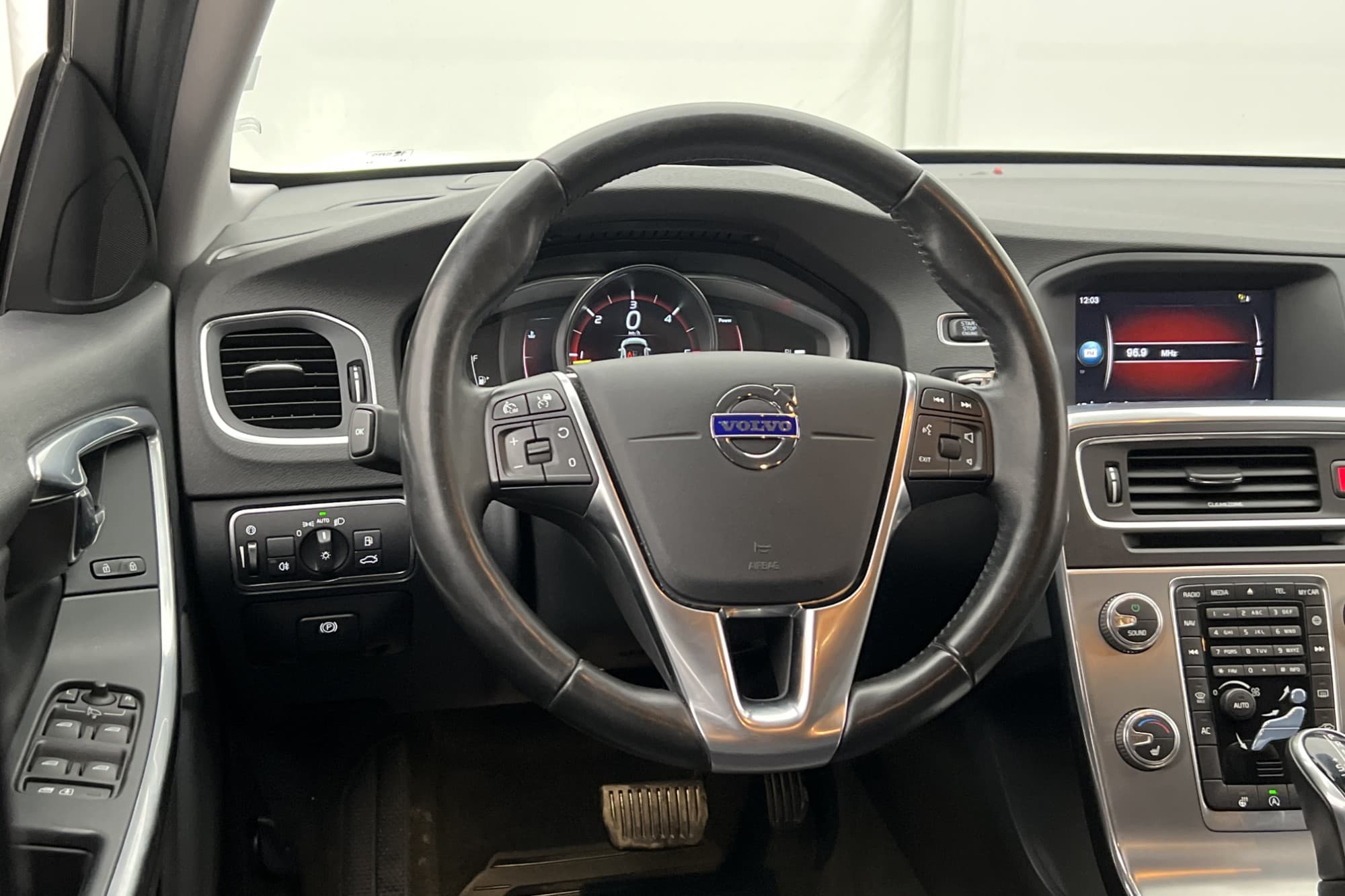 Volvo V60 D4 190hk Classic Summum VOC Värmare Navi Skinn