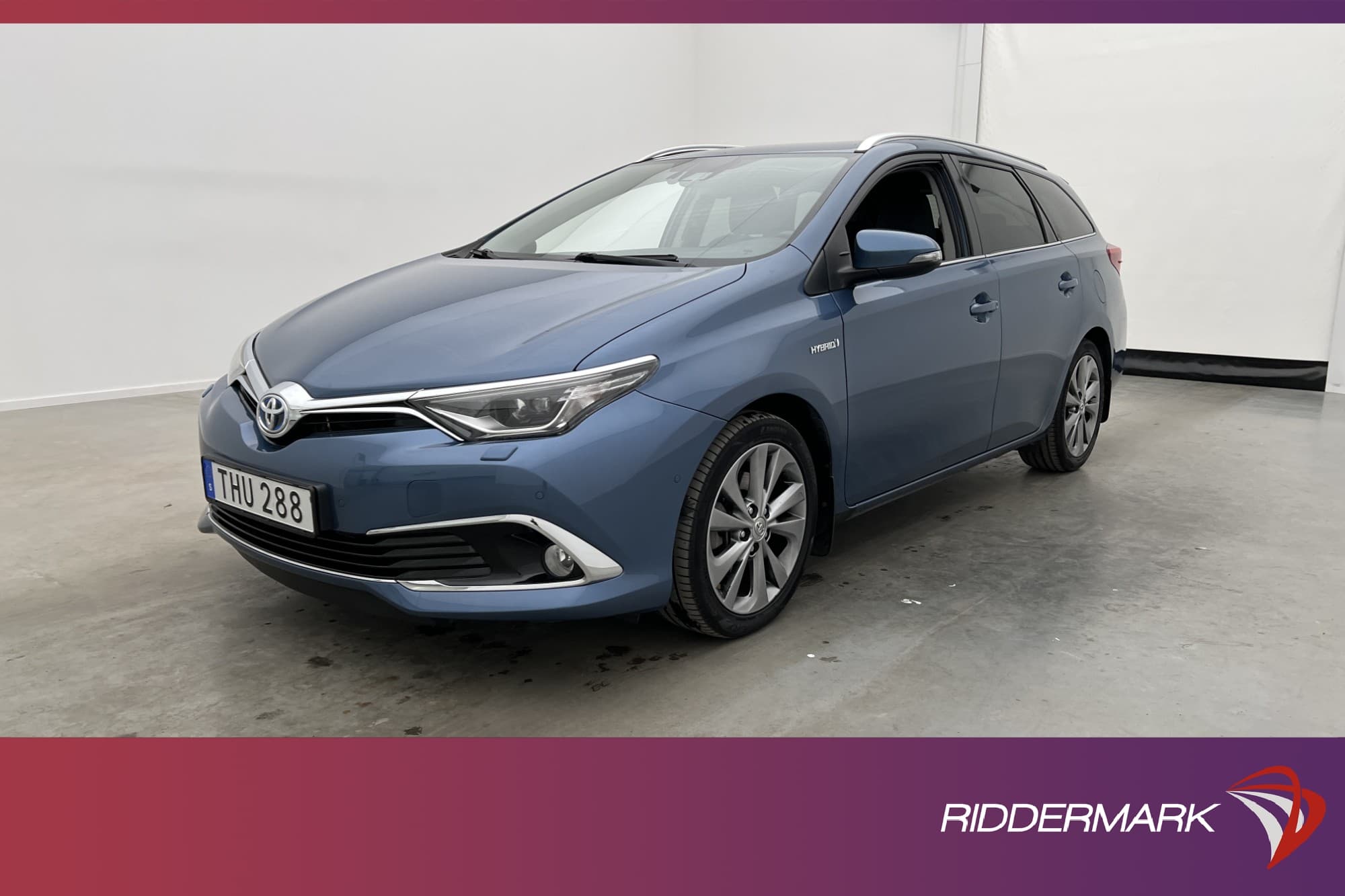 Toyota Auris Touring Hybrid 136hk Executive Kamera Halvskinn