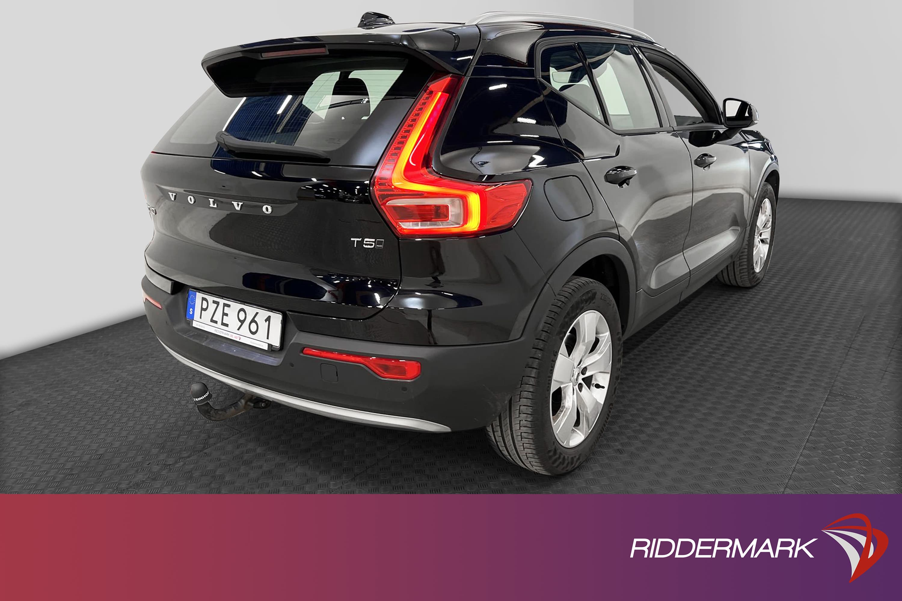 Volvo XC40 T5 AWD 247hk Voc B-Värm Drag B-Kamera Navi BLIS