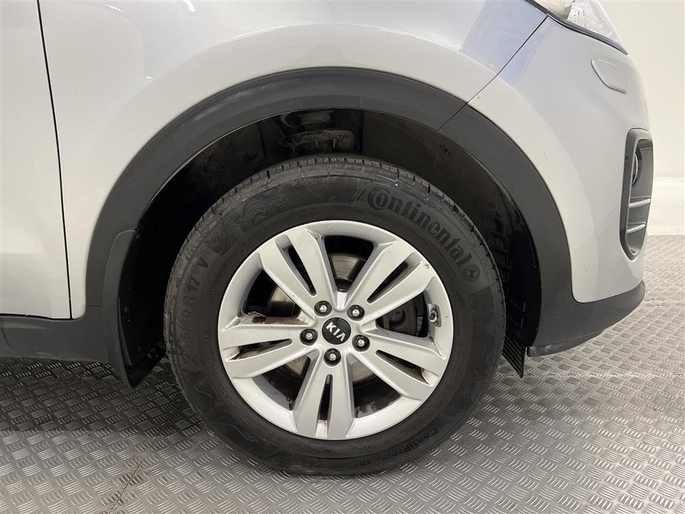 Kia Sportage 1.6 136hk Navi B-Kam M-värm Välserv 0,64l/milinteriör