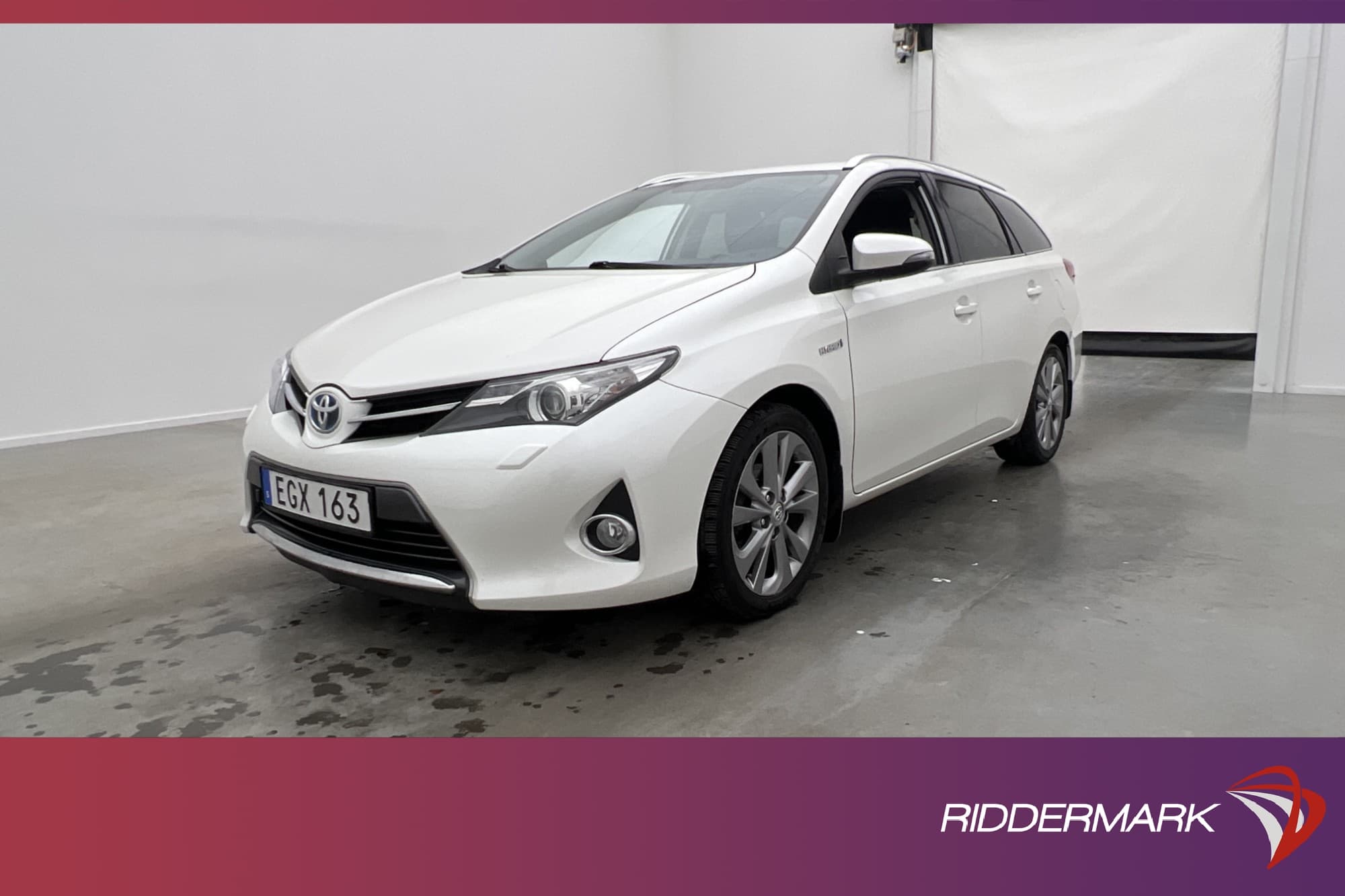 Toyota Auris TS Hybrid e-CVT 136hk Motorvärmare Backkamera