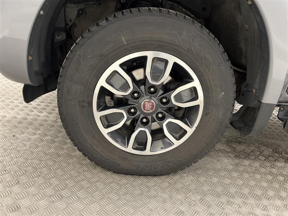 Fiat Fullback 2.4 Automat 181hk Hundkåpa Värmare Moms interiör