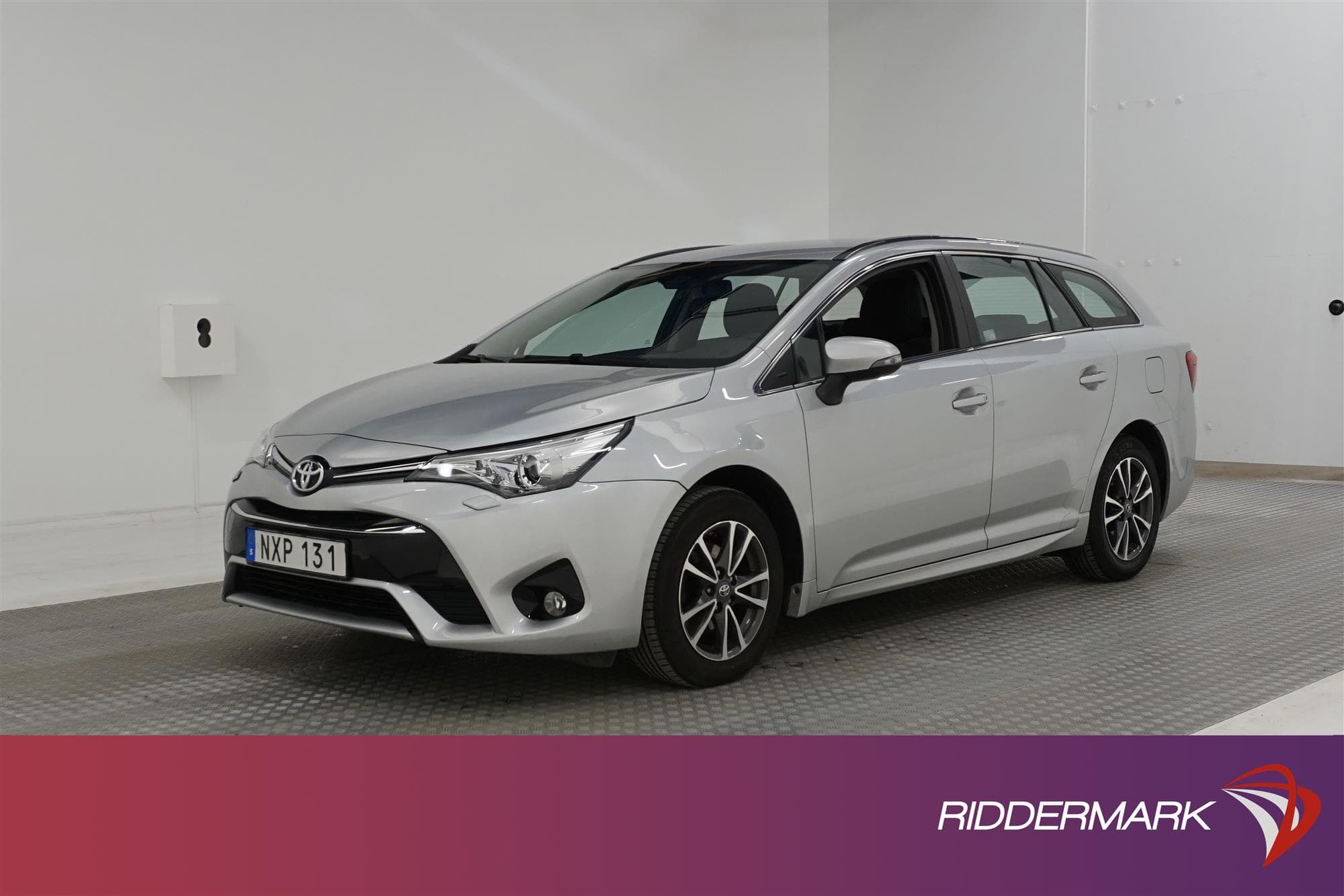 Toyota Avensis 1.8 147hk Drag B-Kam Lane Assist Nyservad