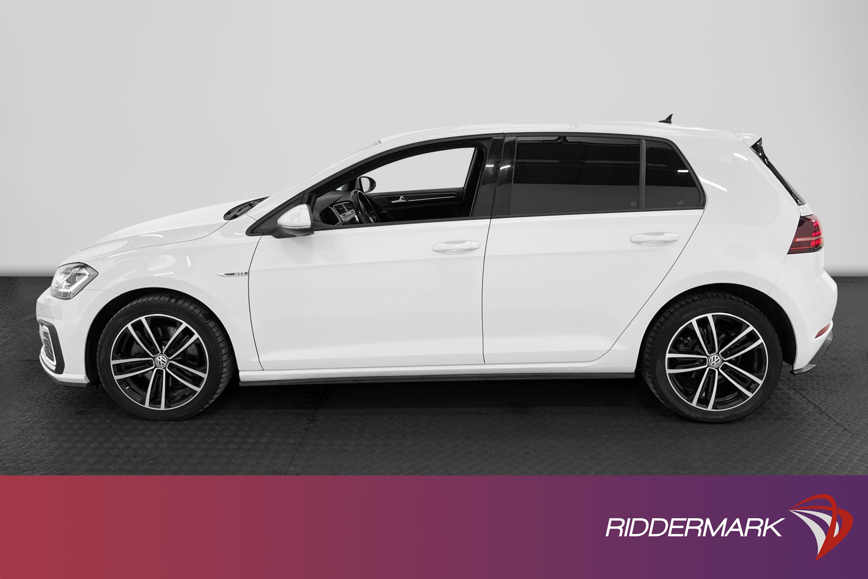 Volkswagen Golf GTE 204hk