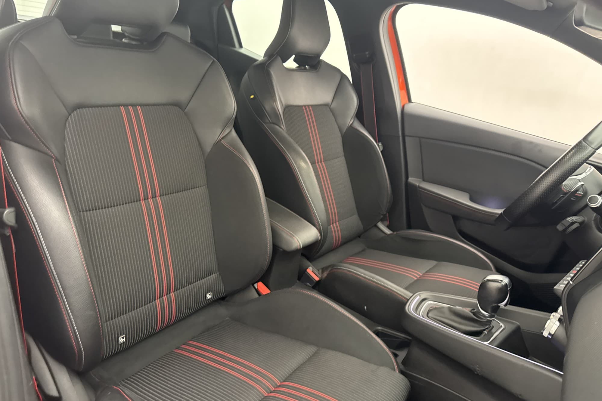 Renault Clio TCe 130hk R.S. Line 360° Navigation Halvskinn