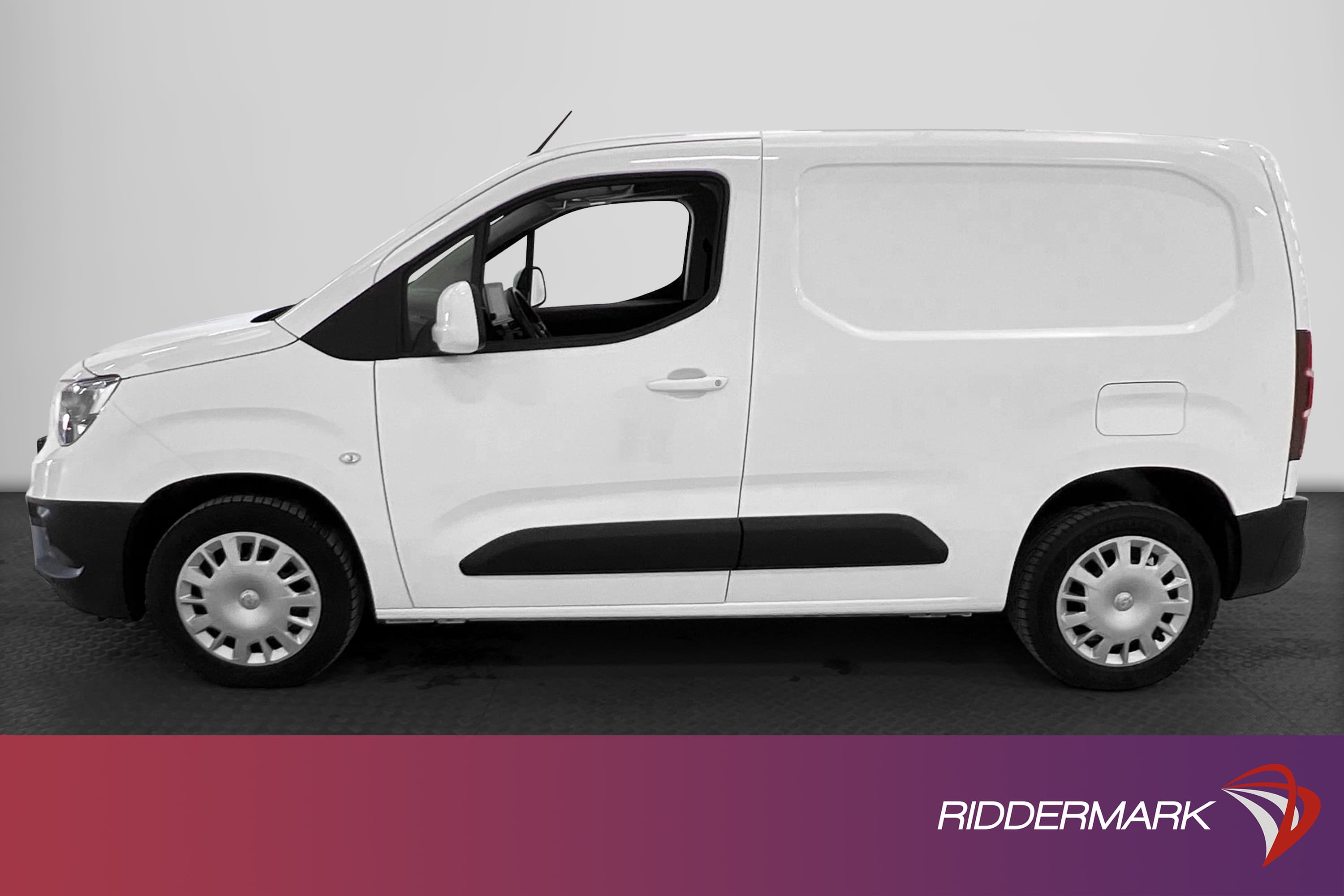 Opel Combo 1.5 Automat 130hk Värmare Dragkrok B-Kamera Moms