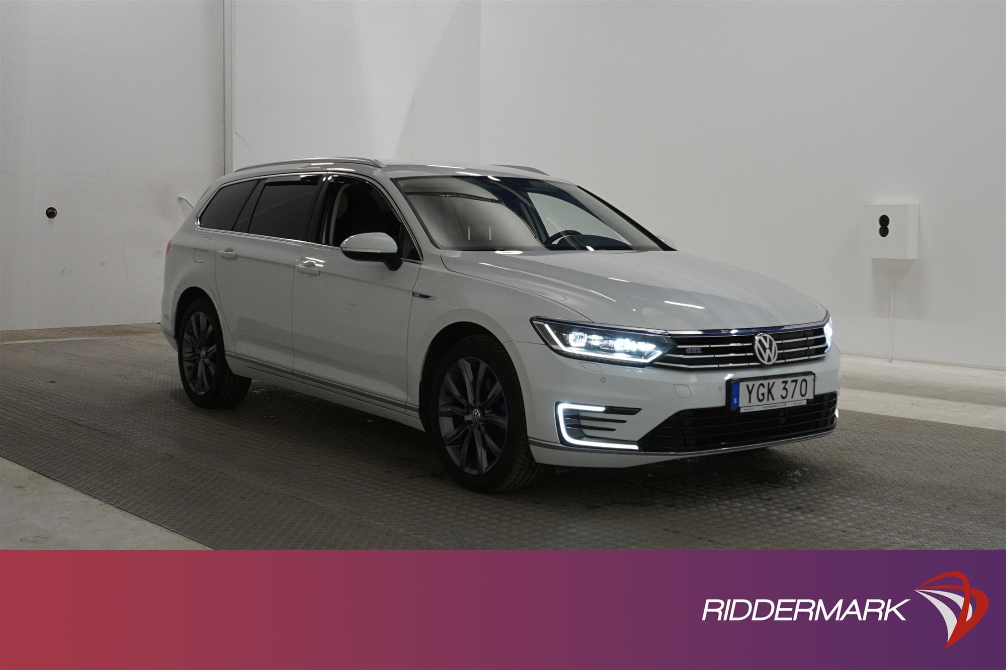 Volkswagen Passat GTE 218hk Backkamera Massage P-Värm