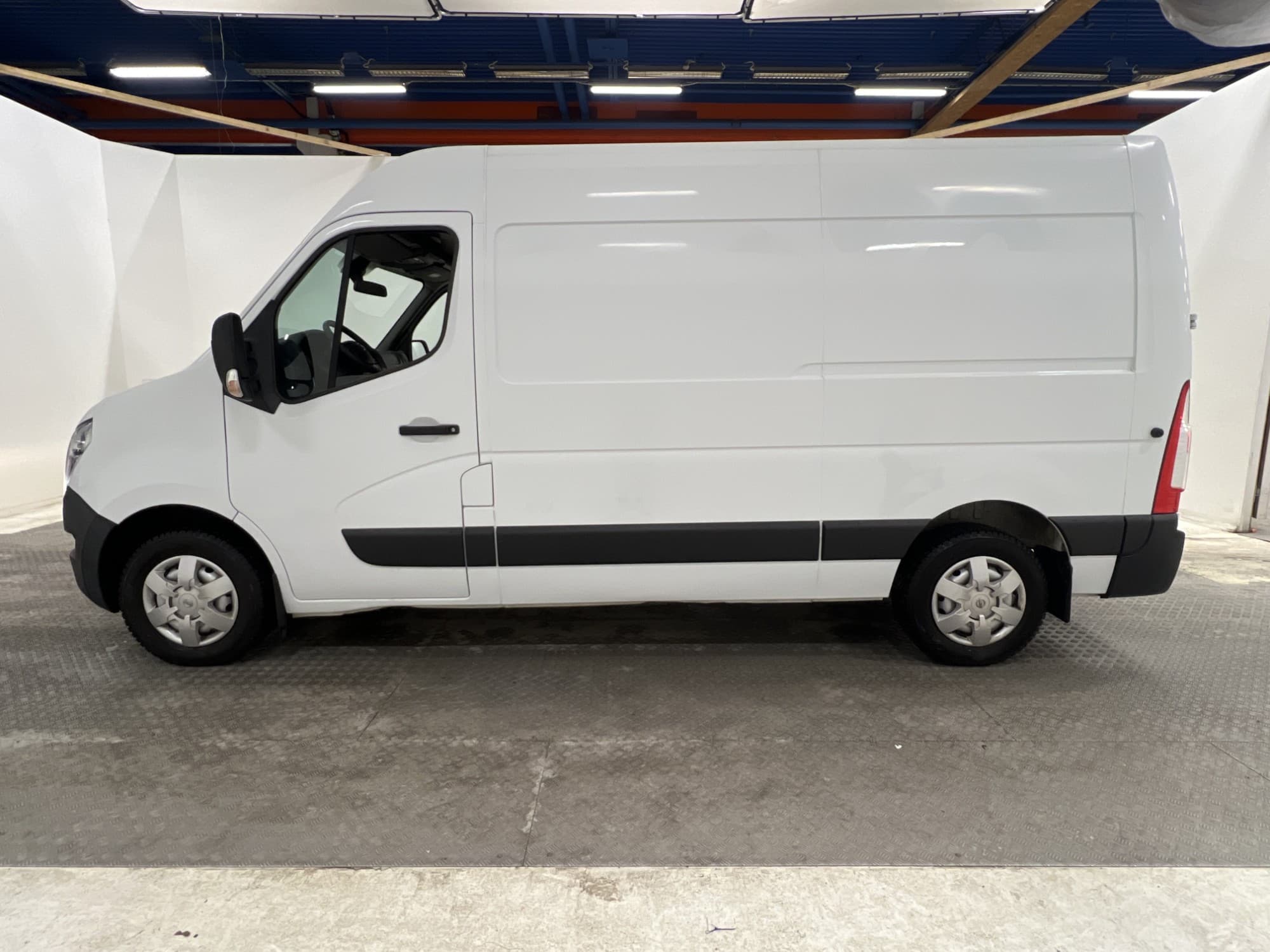 Nissan NV400
