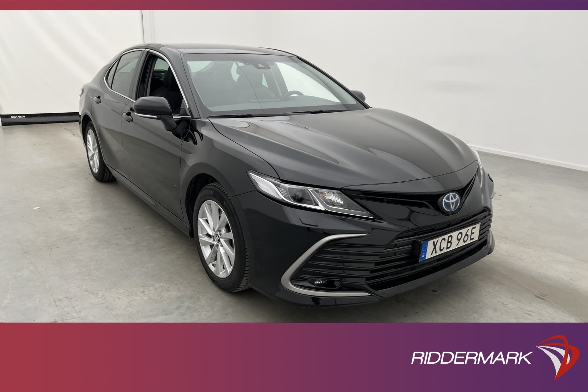 Toyota Camry Hybrid 218hk