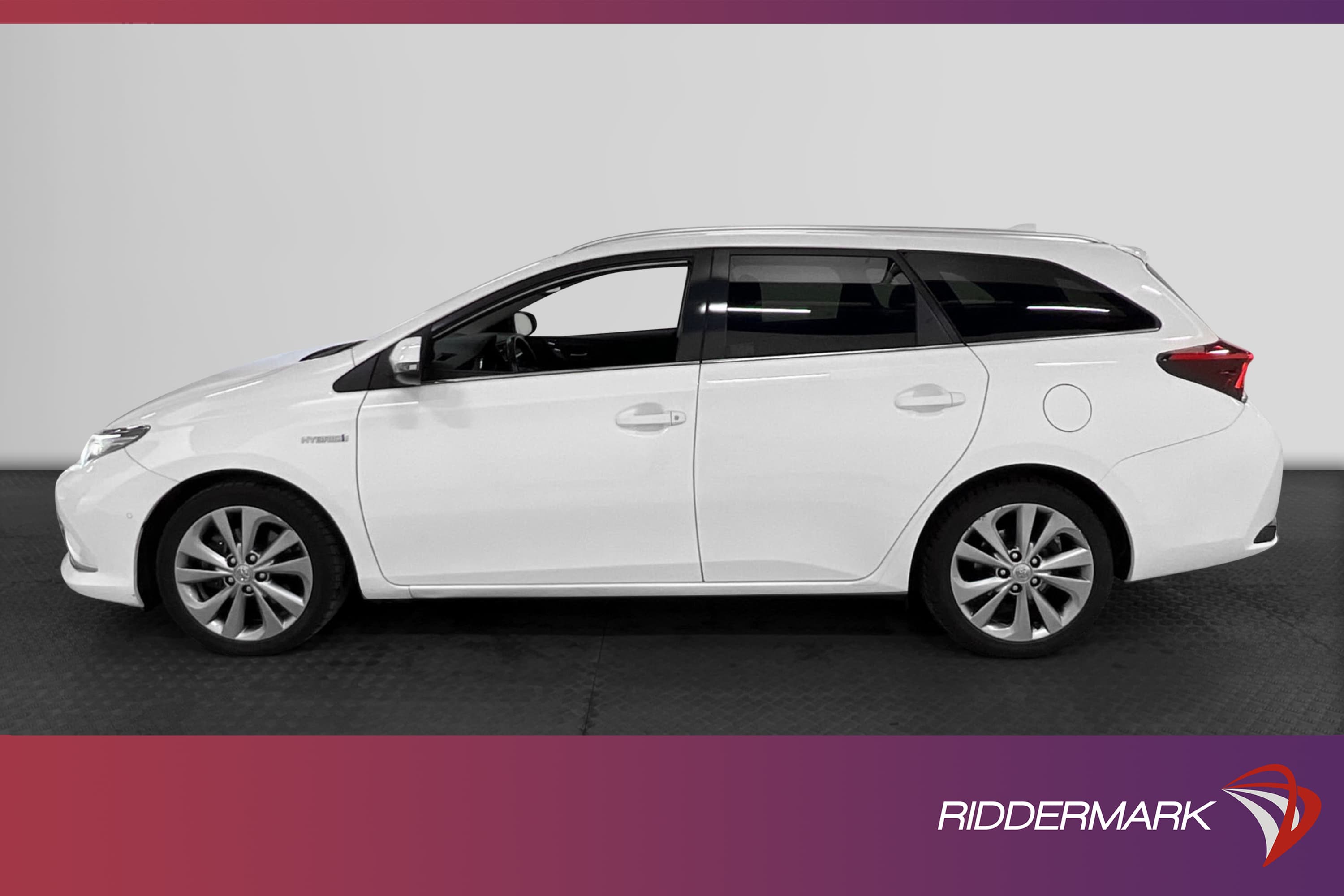 Toyota Auris Touring Hybrid 136hk