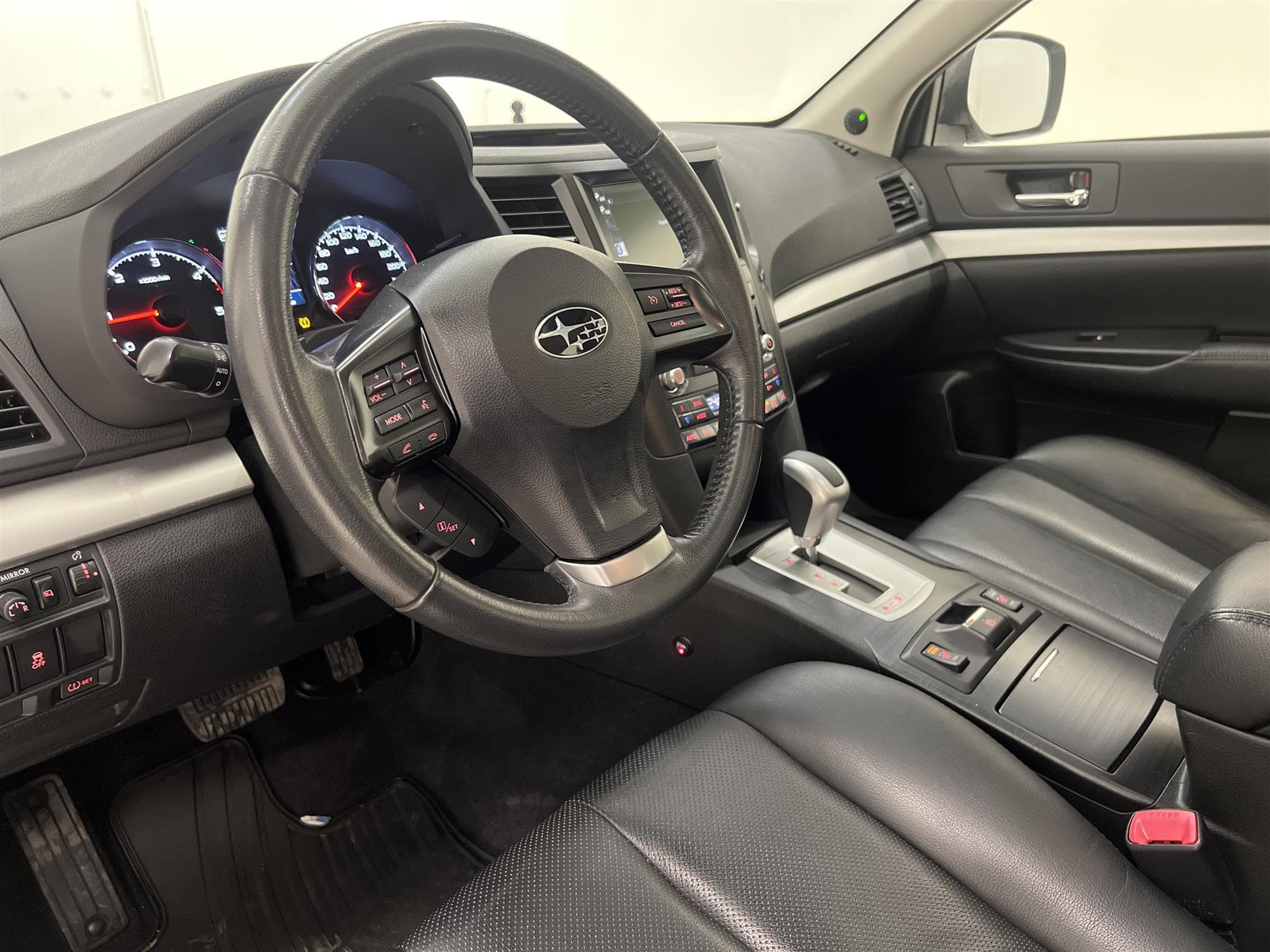 Subaru Outback 2.0 150hk 4WD Skinn Taklucka B-Kamera Navi